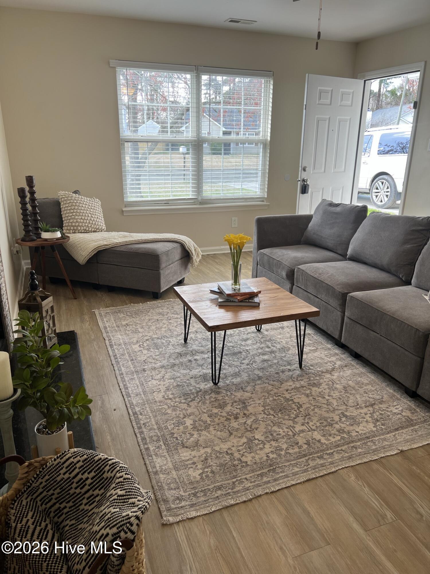 100550569 | Photo 23