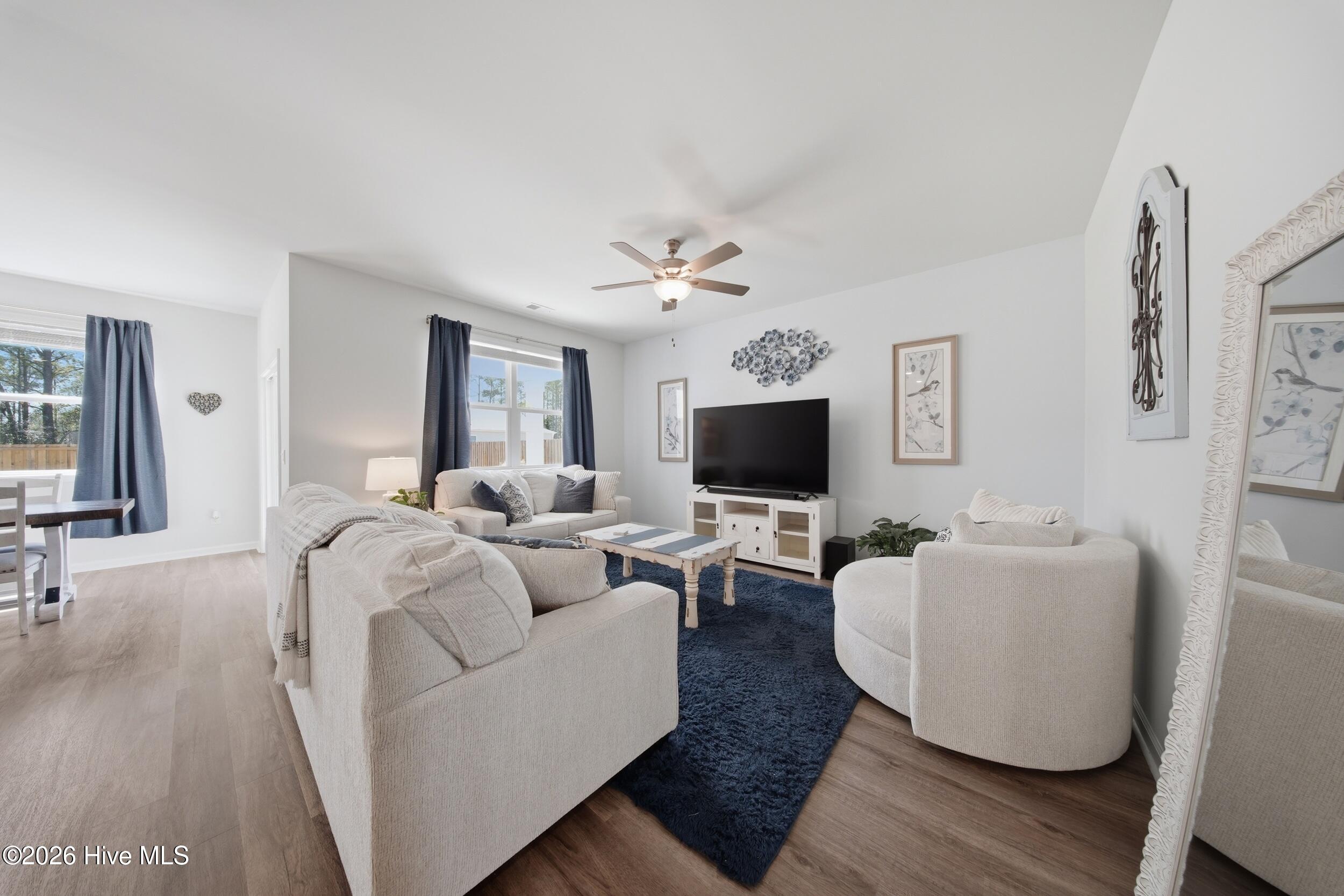 100565594 | Photo 15