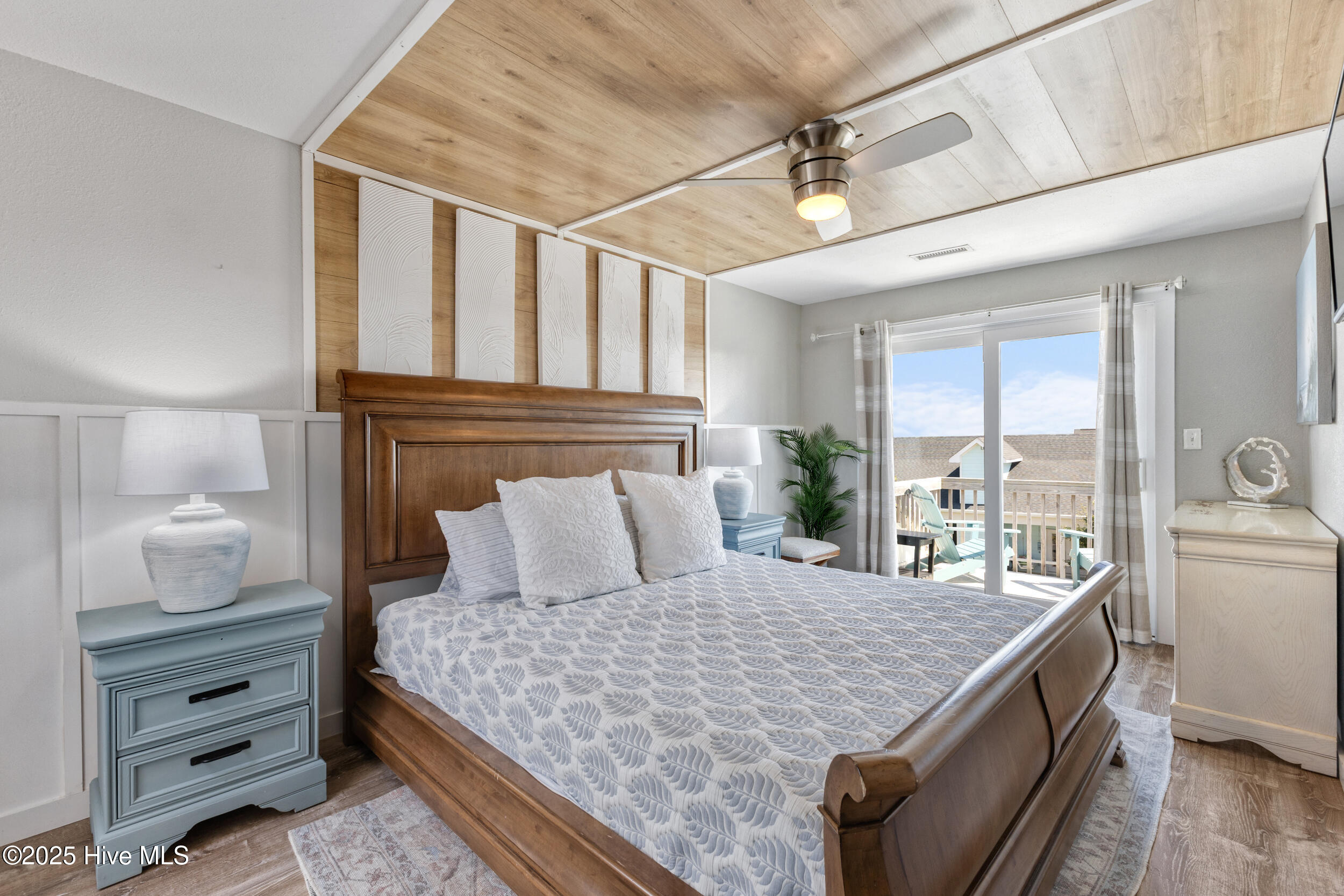 100532541 | Photo 16