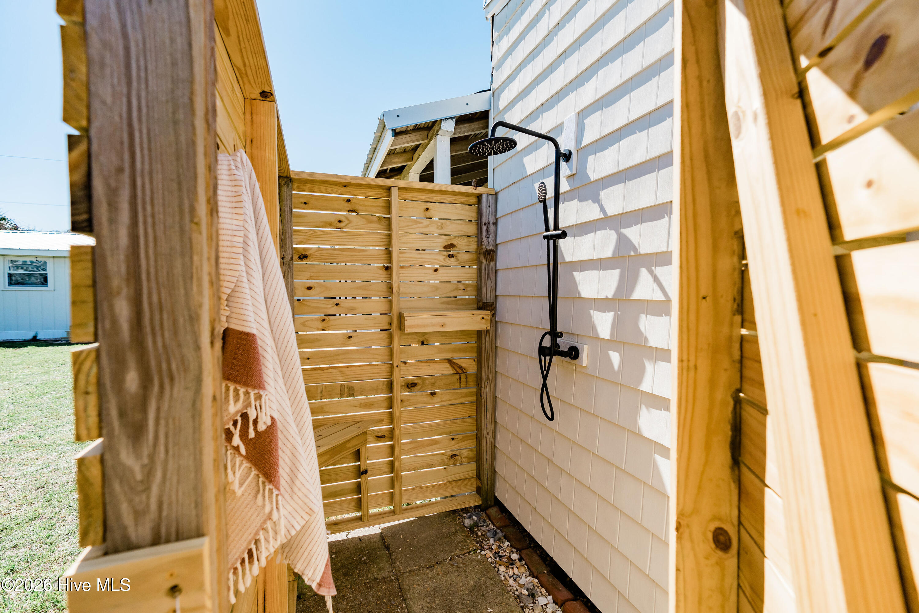 100565968 | Photo 53