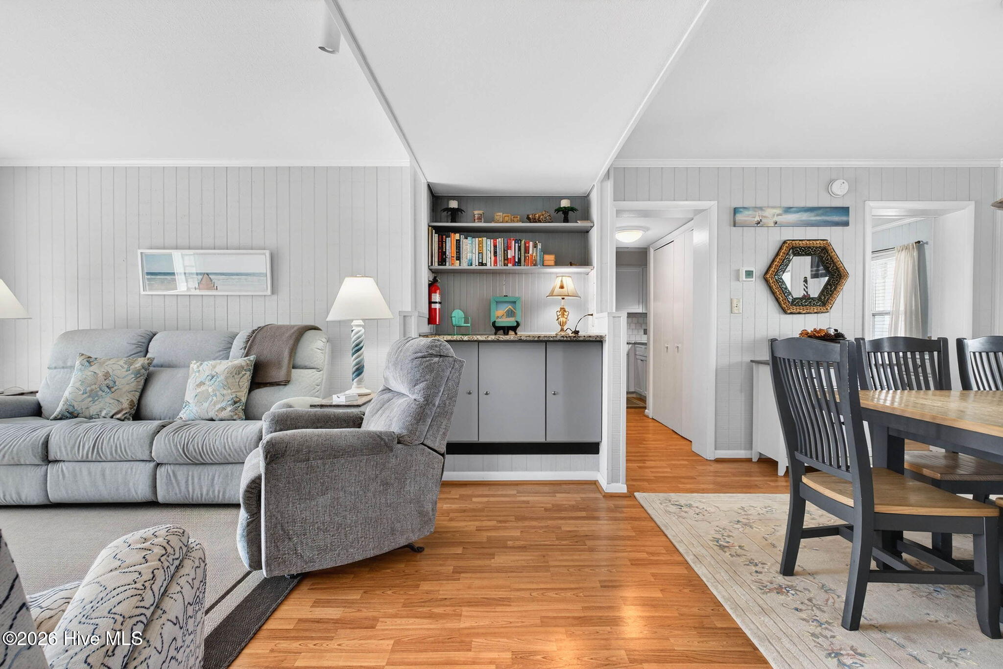 100562824 | Photo 16