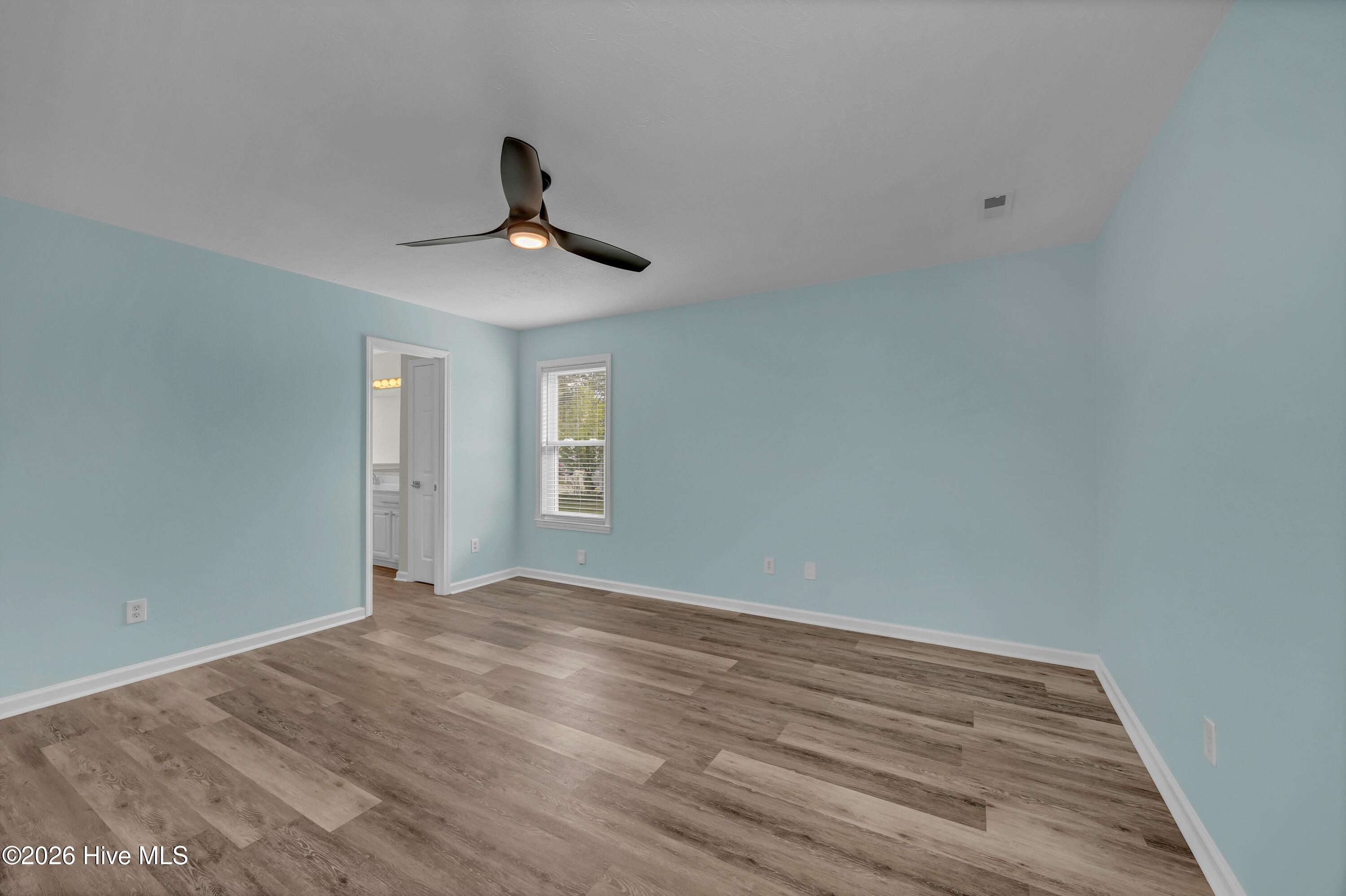 100561417 | Photo 12