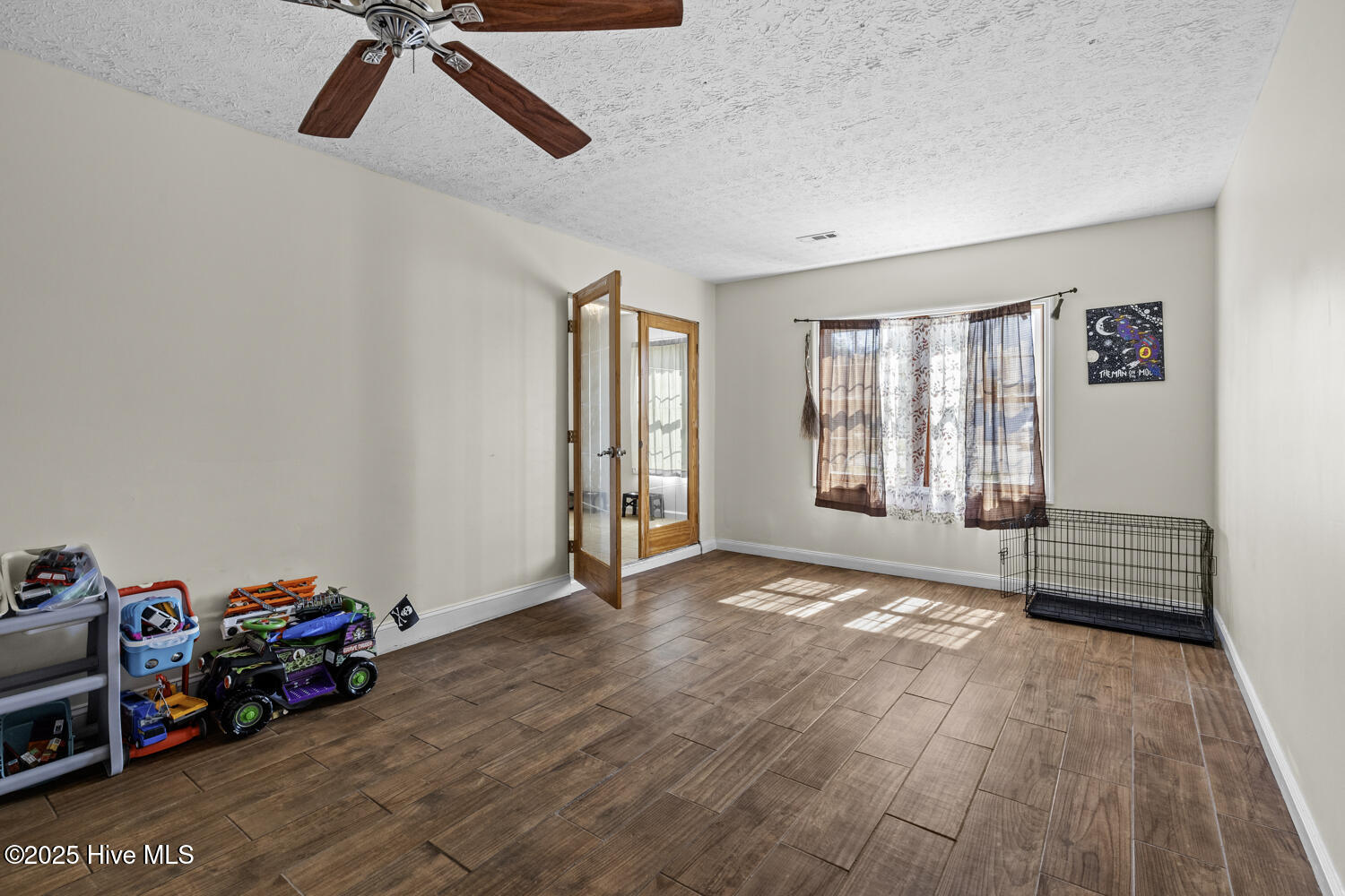 100534635 | Photo 14