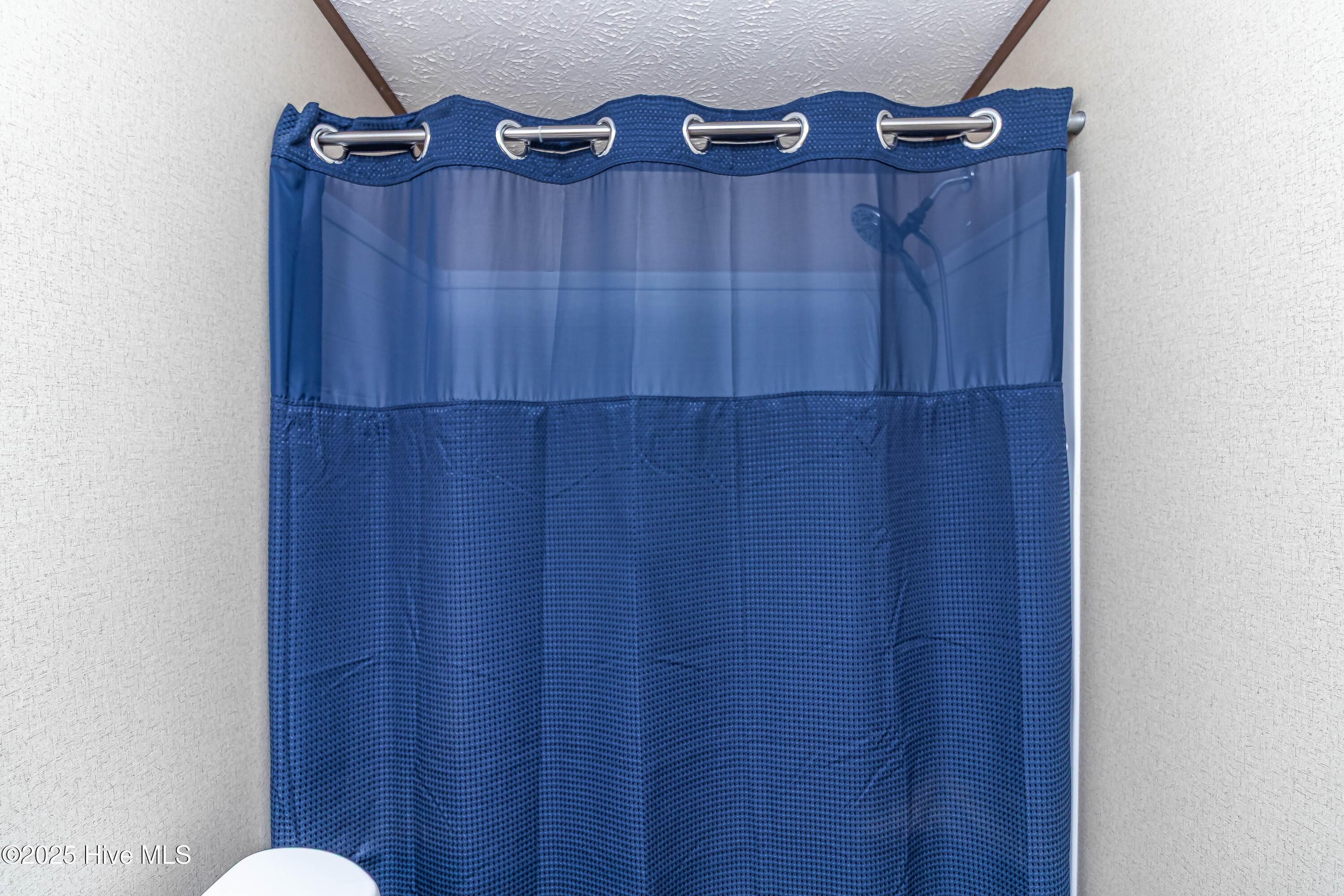 100532015 | Photo 25