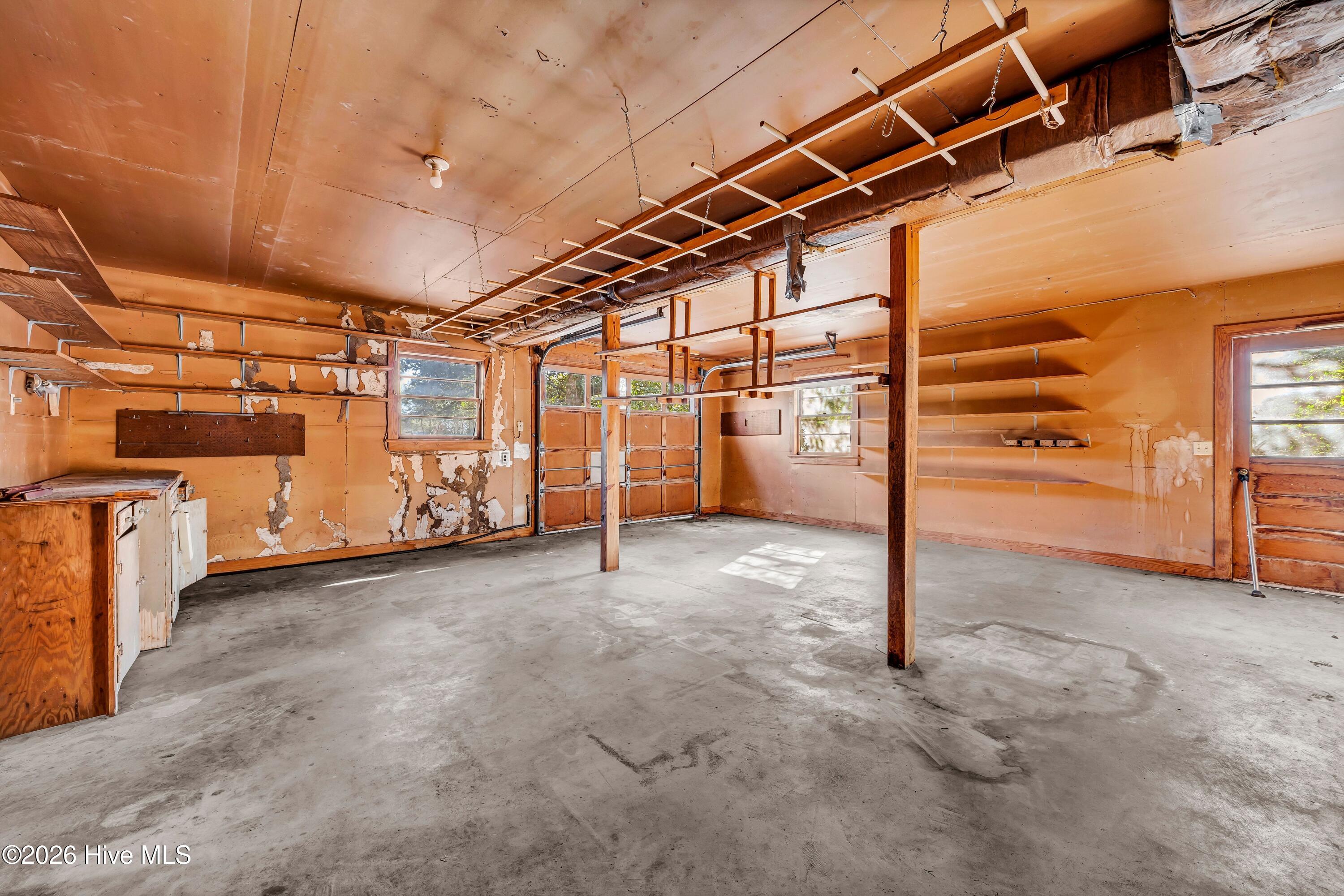 100560709 | Photo 24