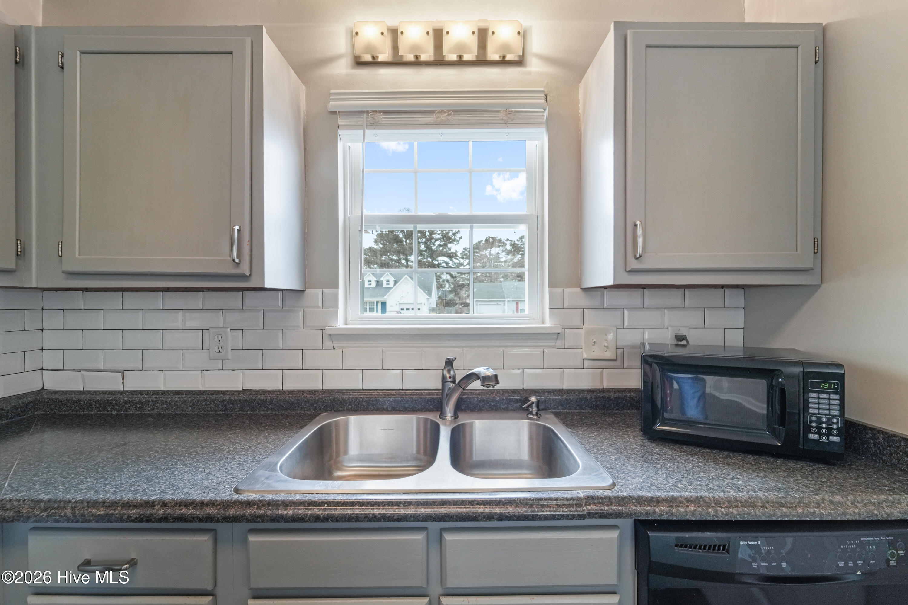 100561681 | Photo 46