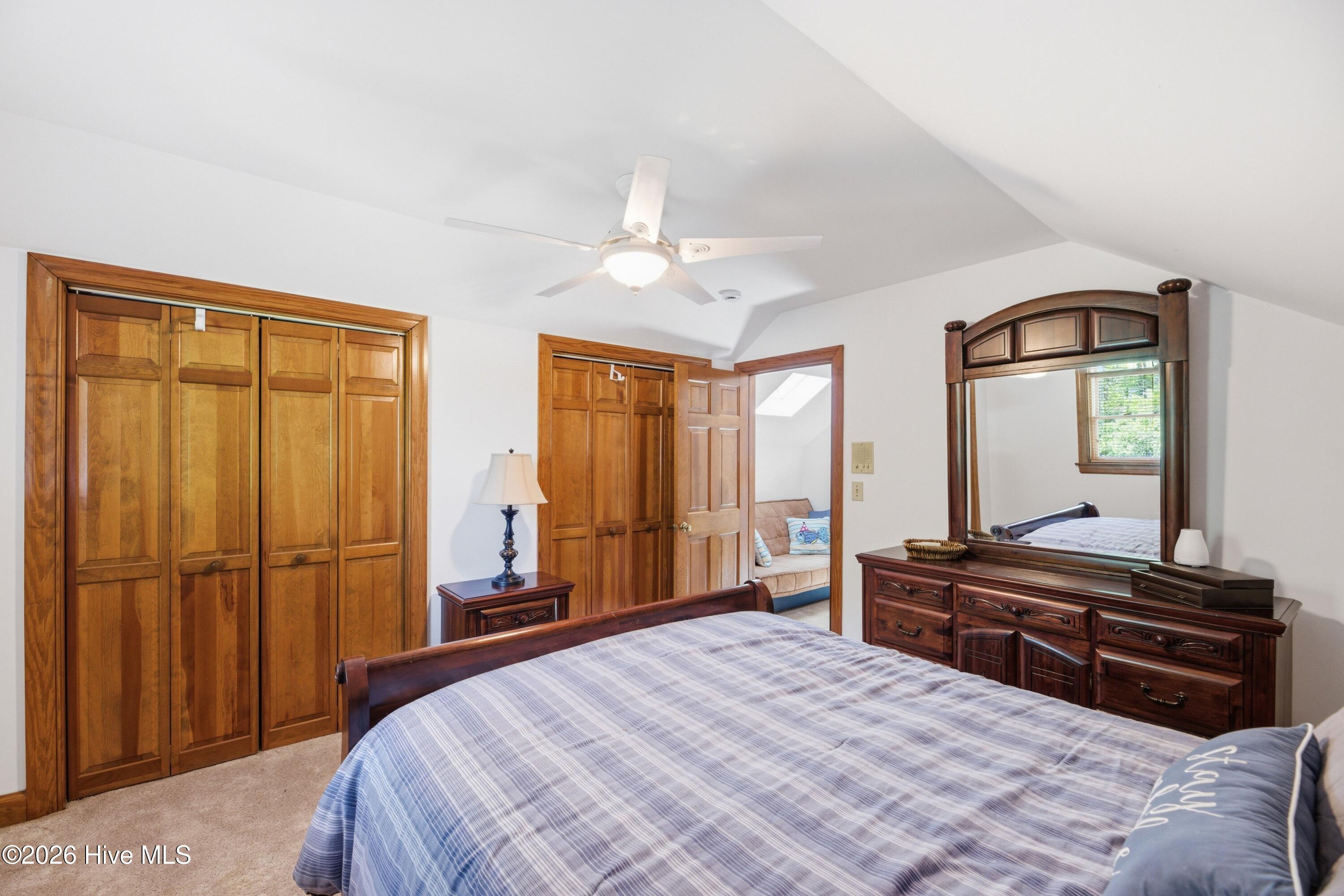 100566267 | Photo 40