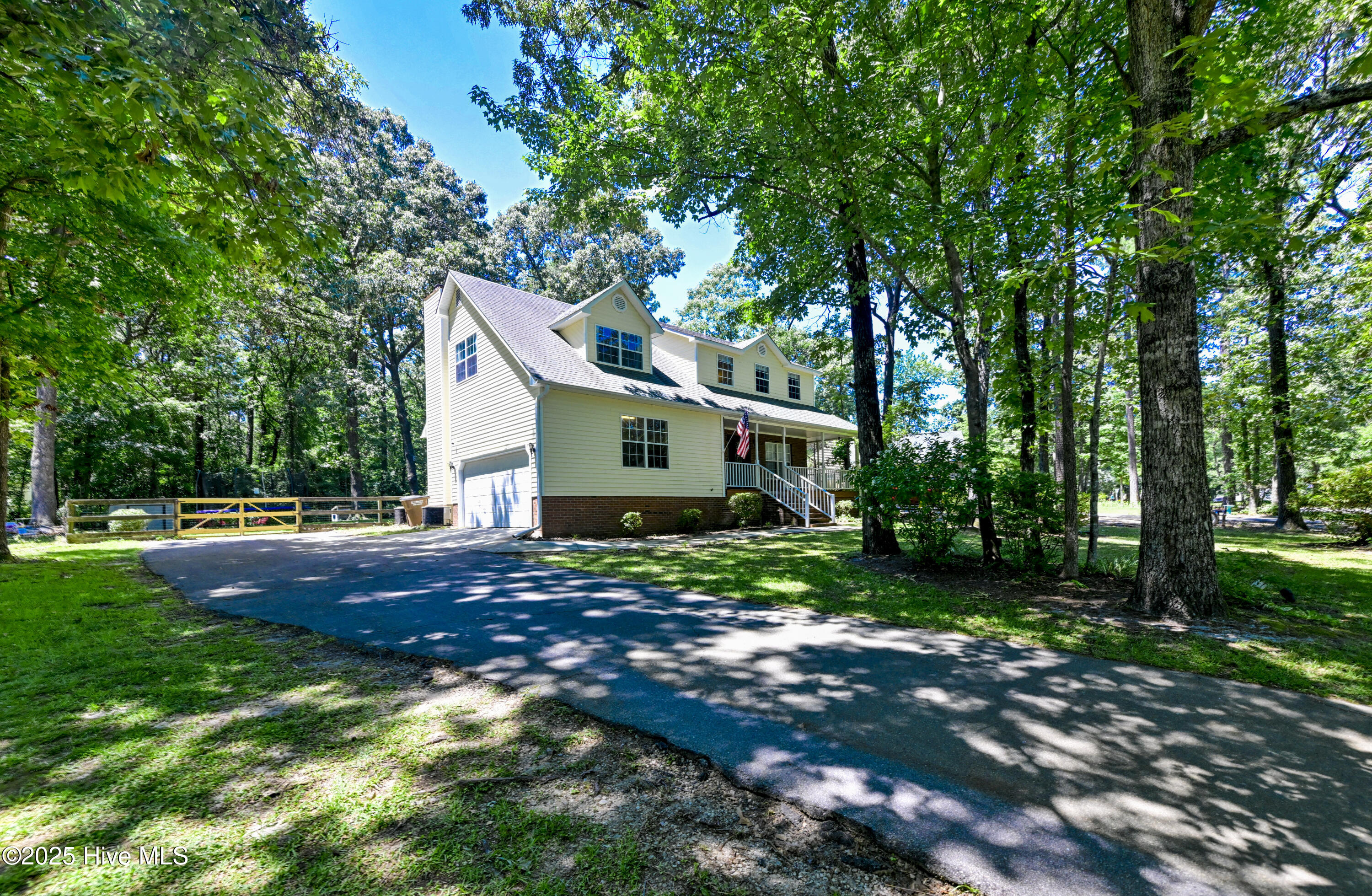 100523748 | Photo 52