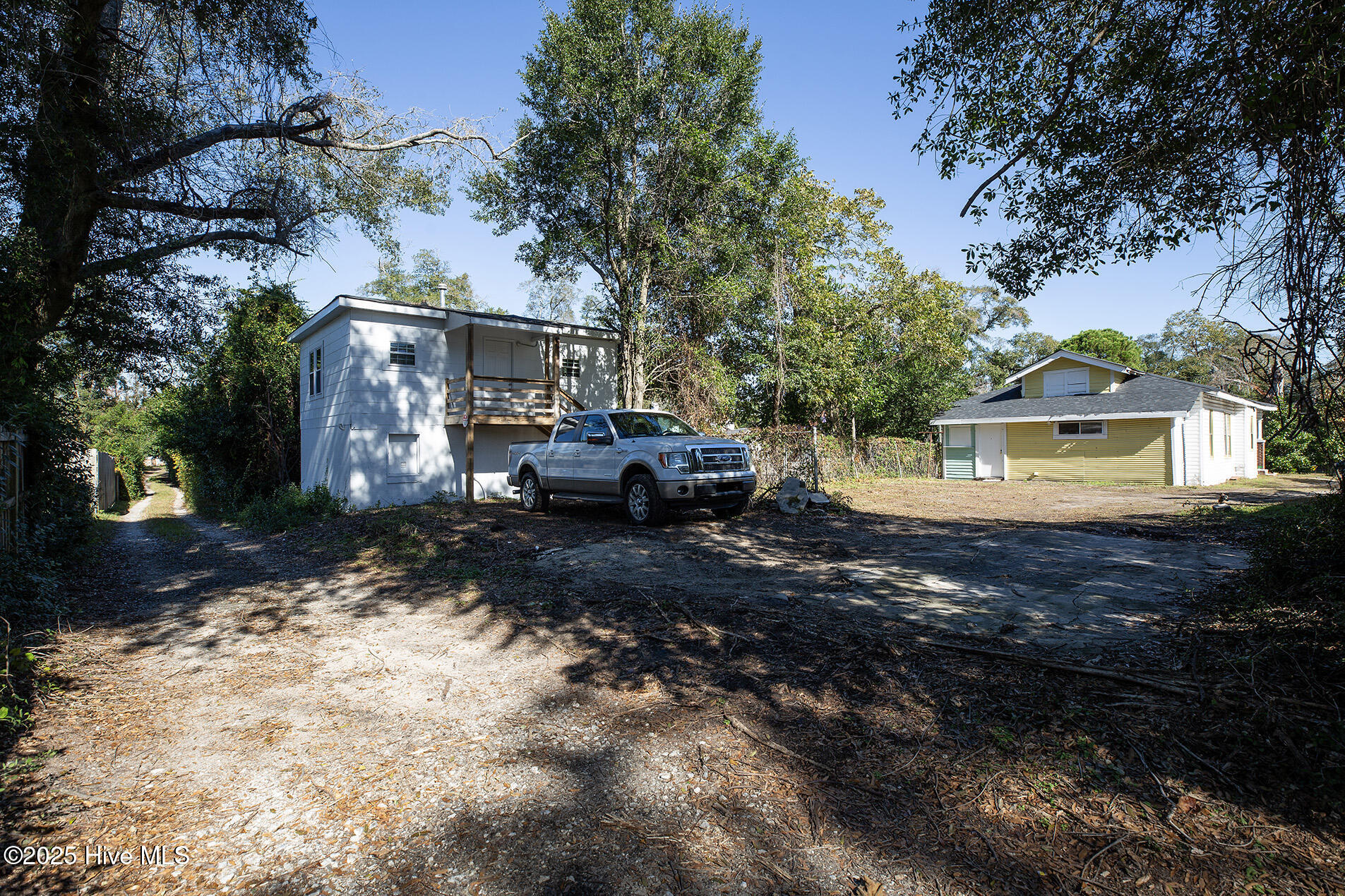 100540157 | Photo 33