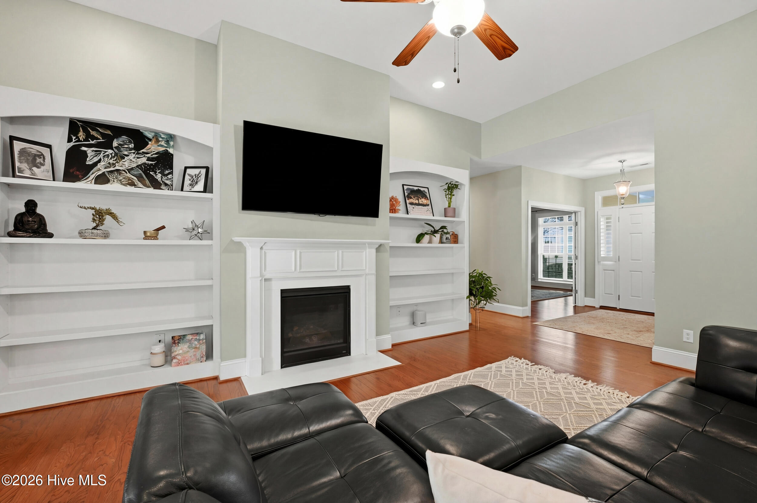 100563166 | Photo 11