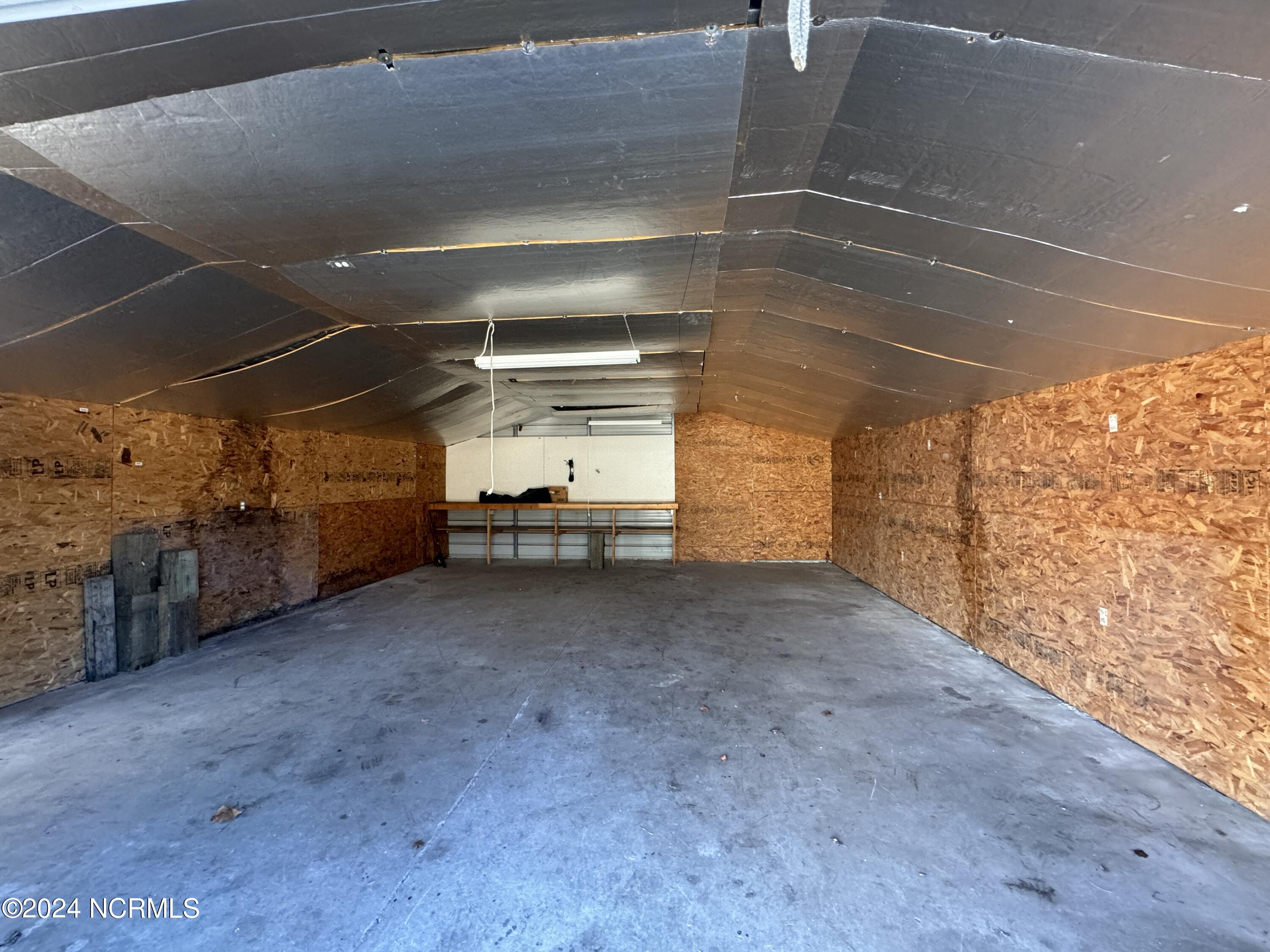 100549930 | Photo 12