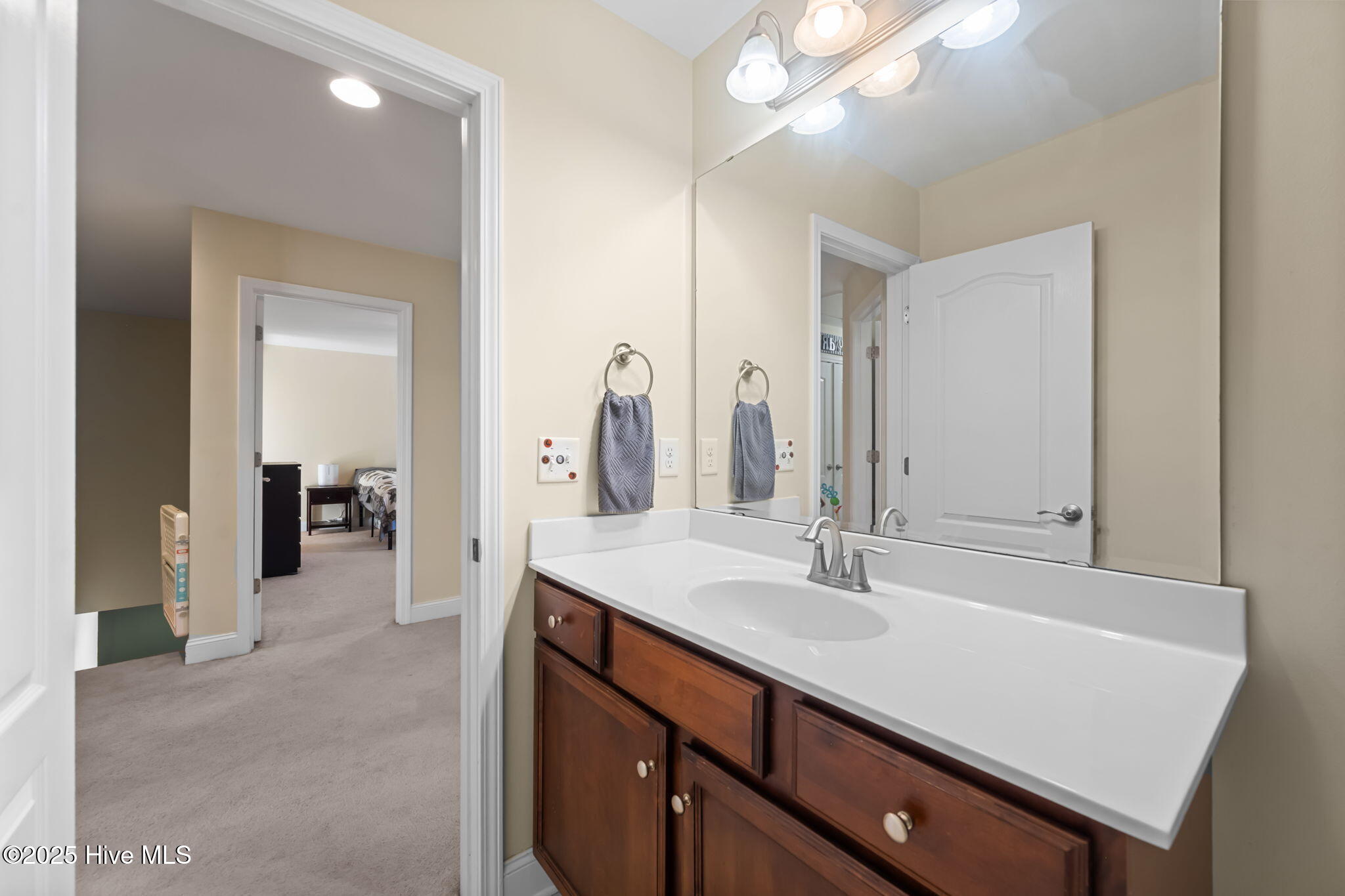 100540594 | Photo 22