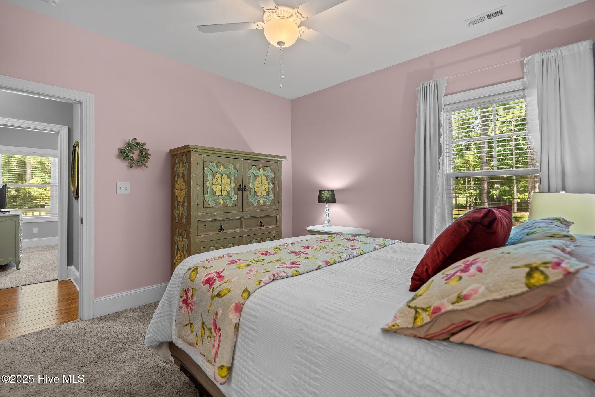 100518036 | Photo 26