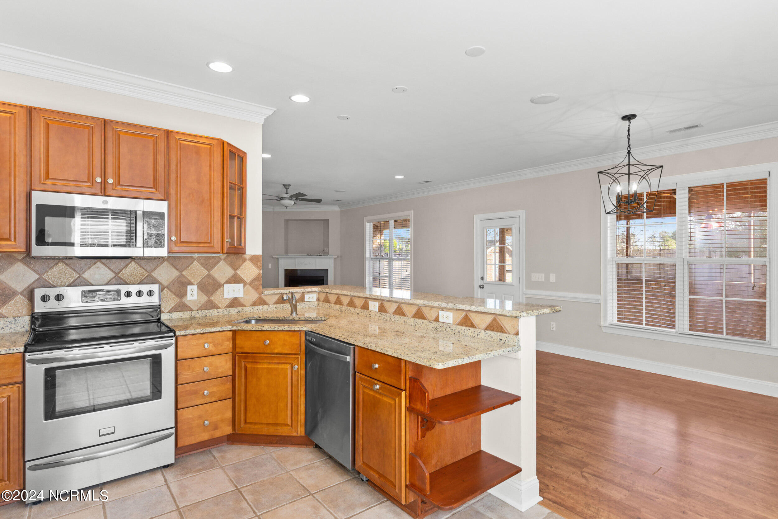 100564899 | Photo 10