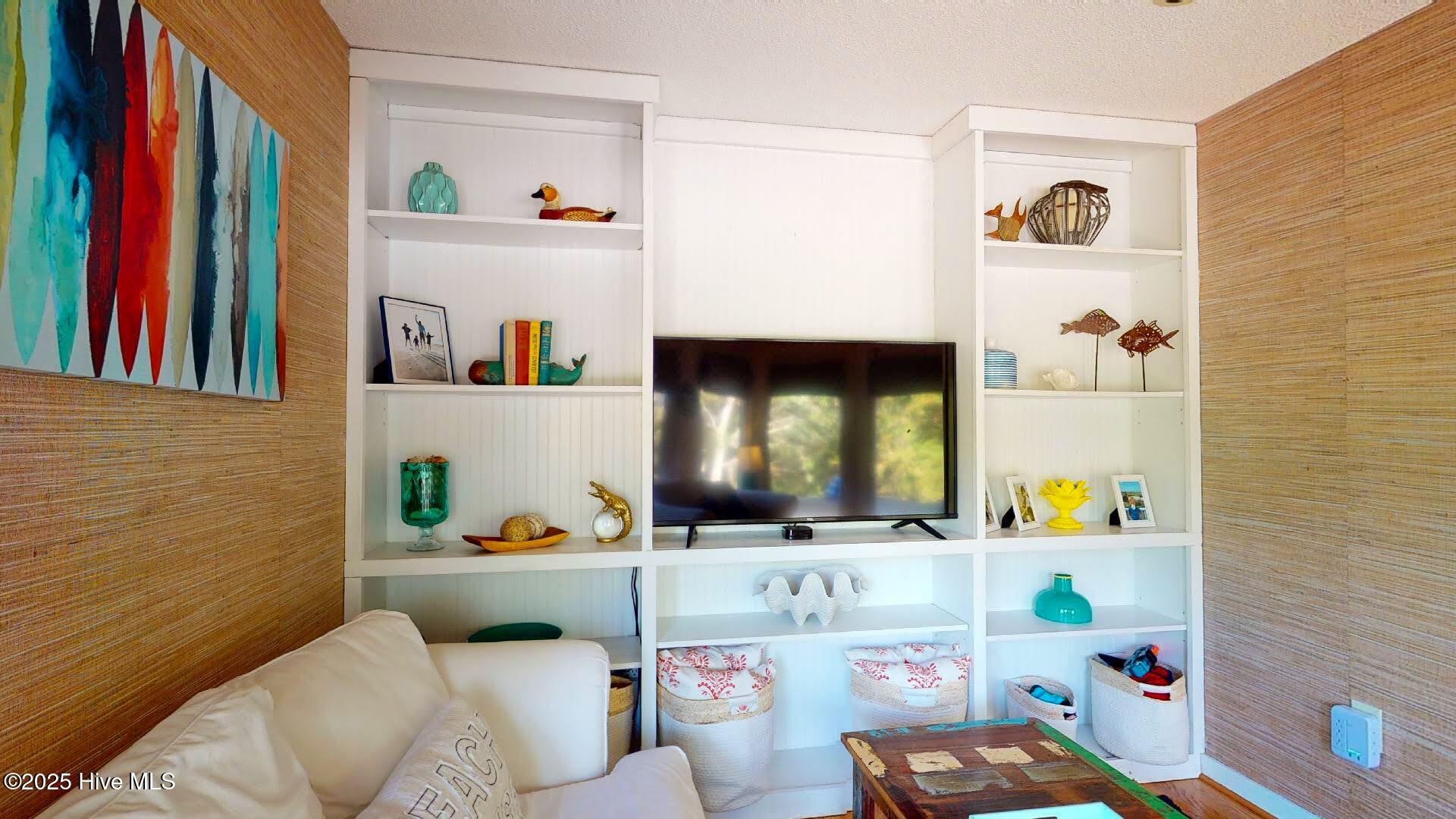 100542695 | Photo 18