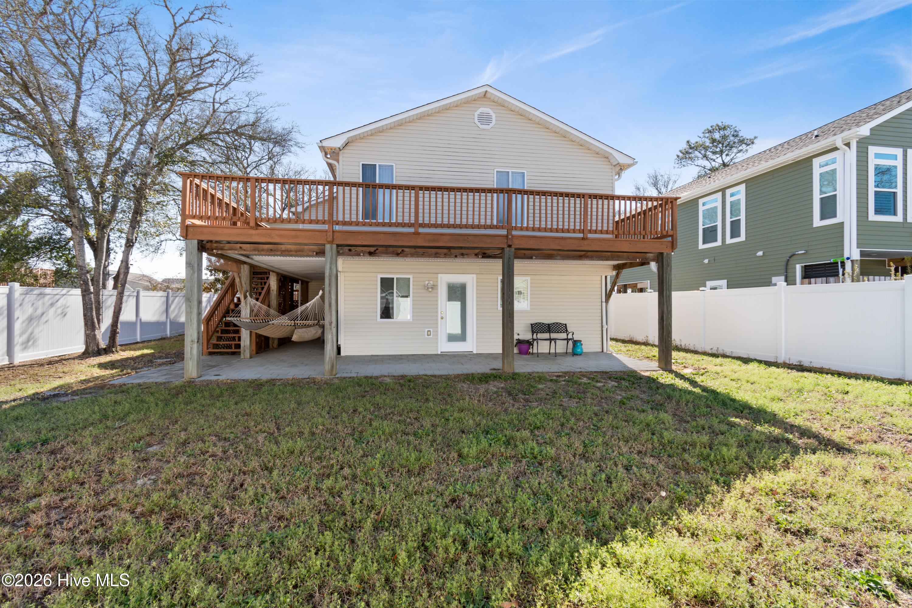 100561293 | Photo 50