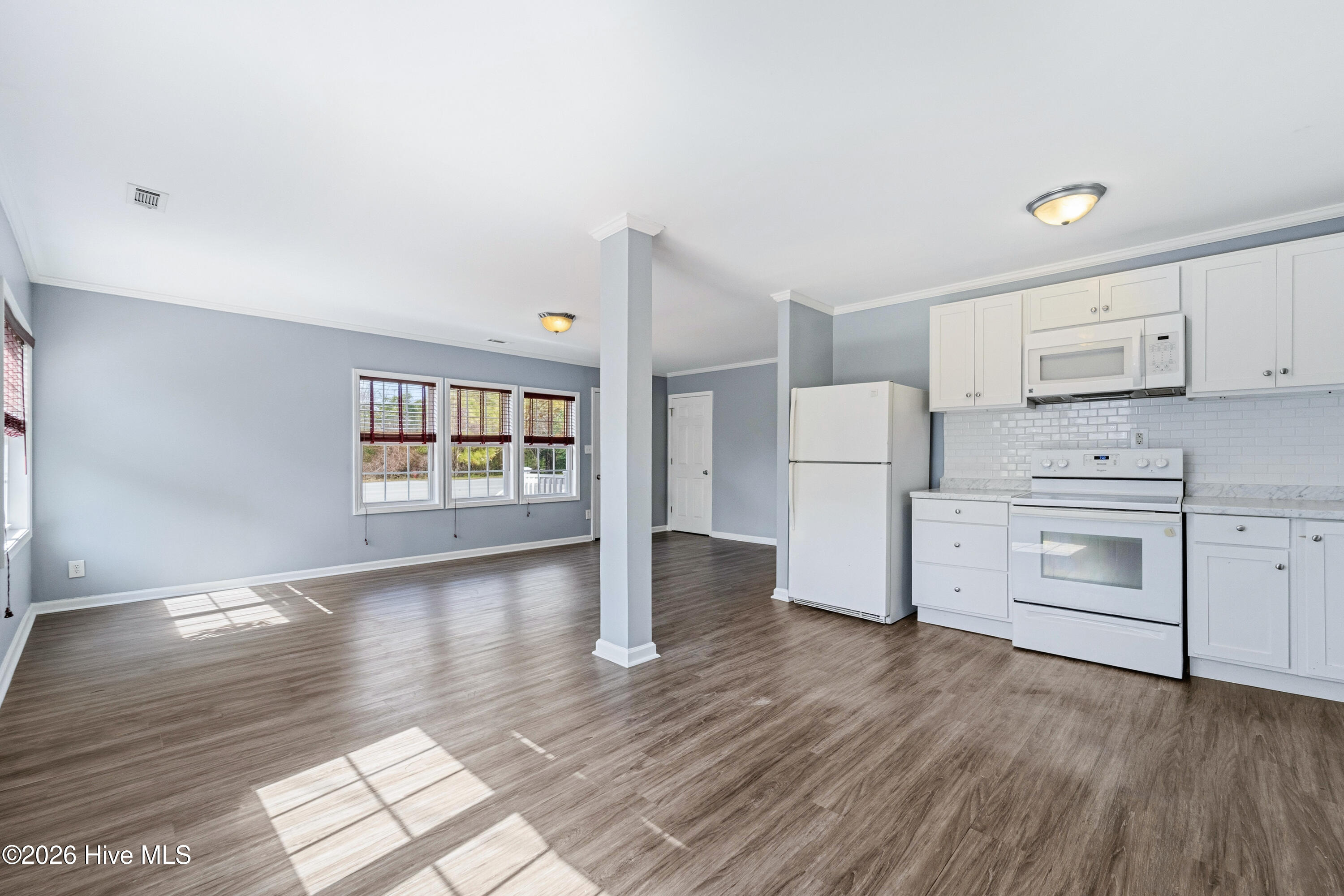 100557245 | Photo 10