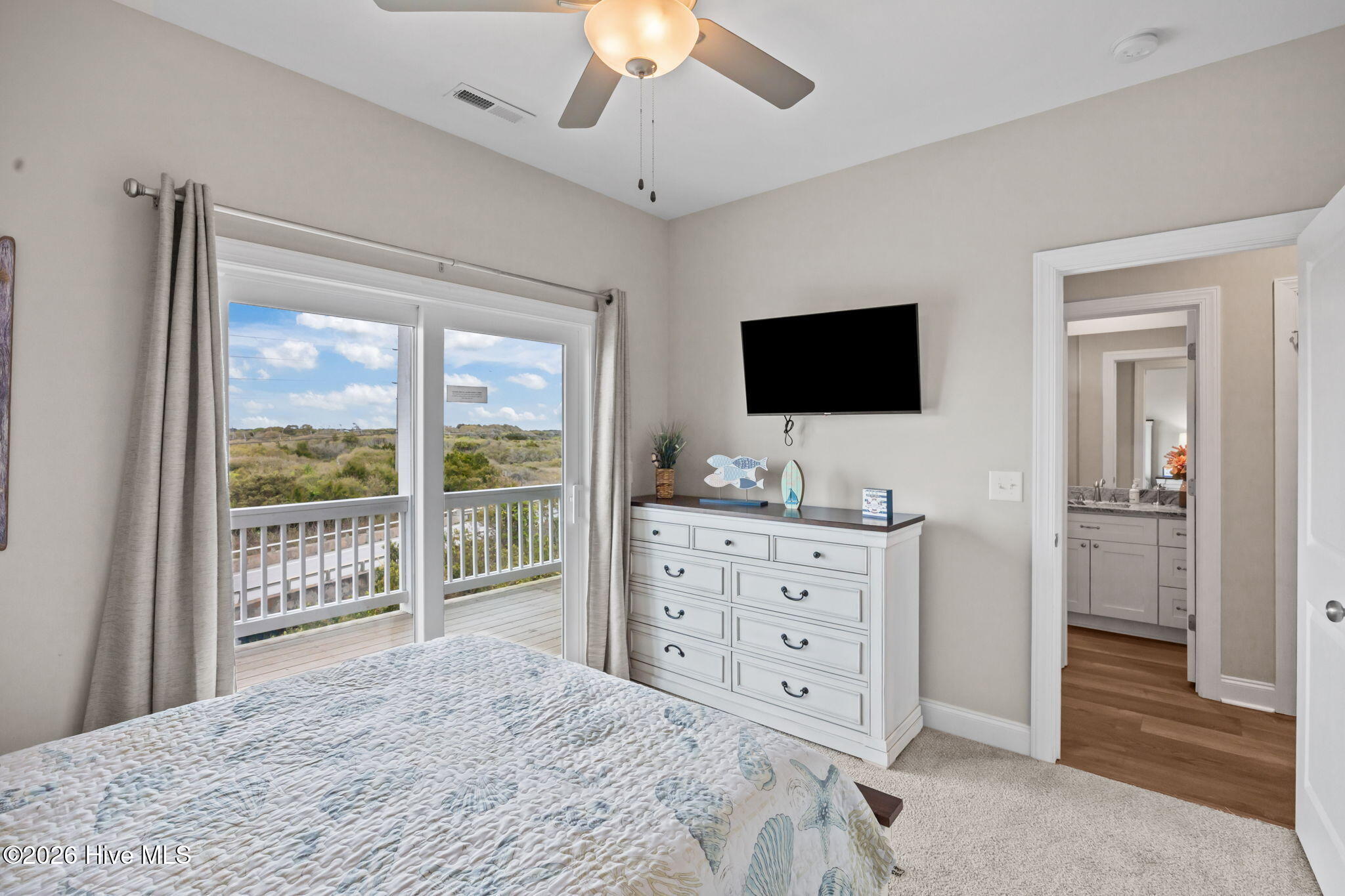 100565751 | Photo 50