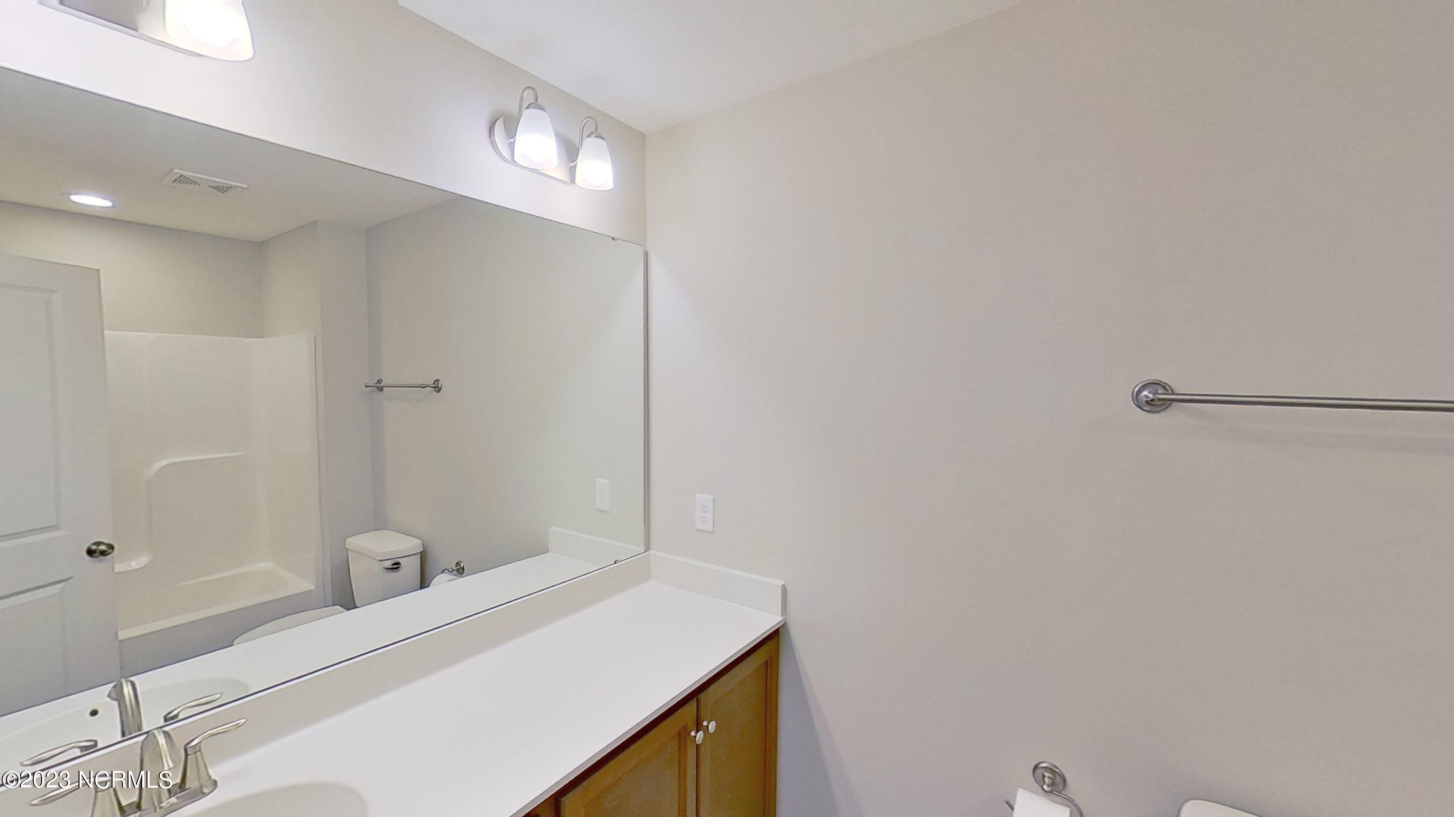 100543878 | Photo 30