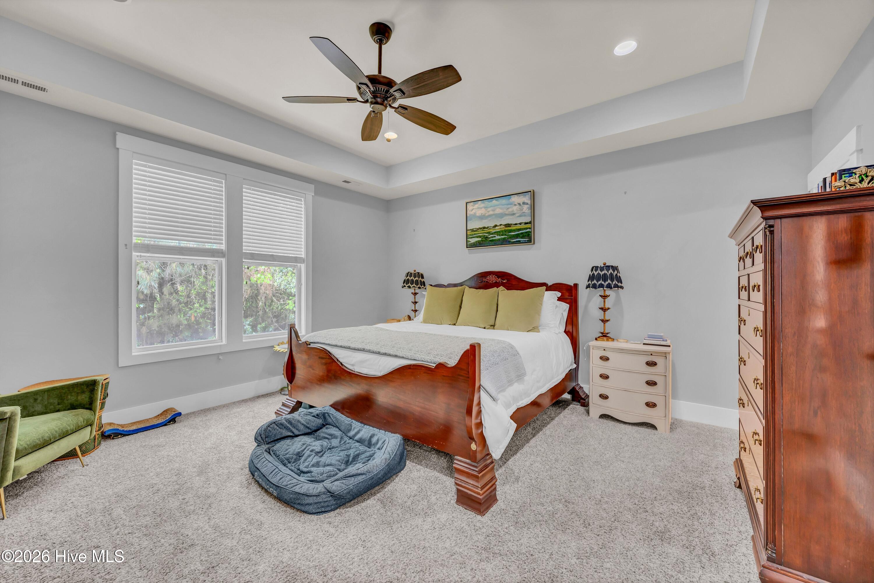 100567023 | Photo 16