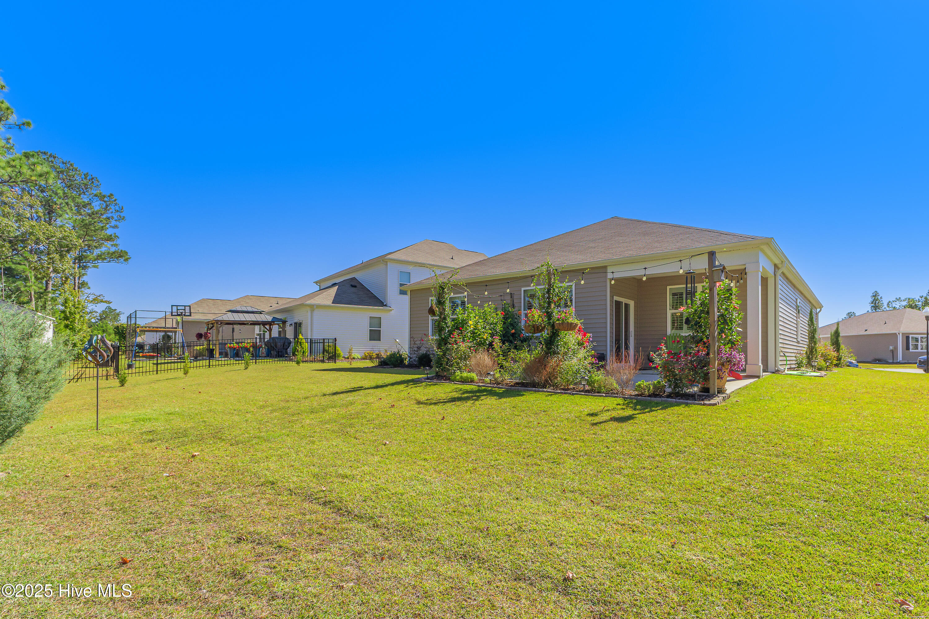 100537836 | Photo 43