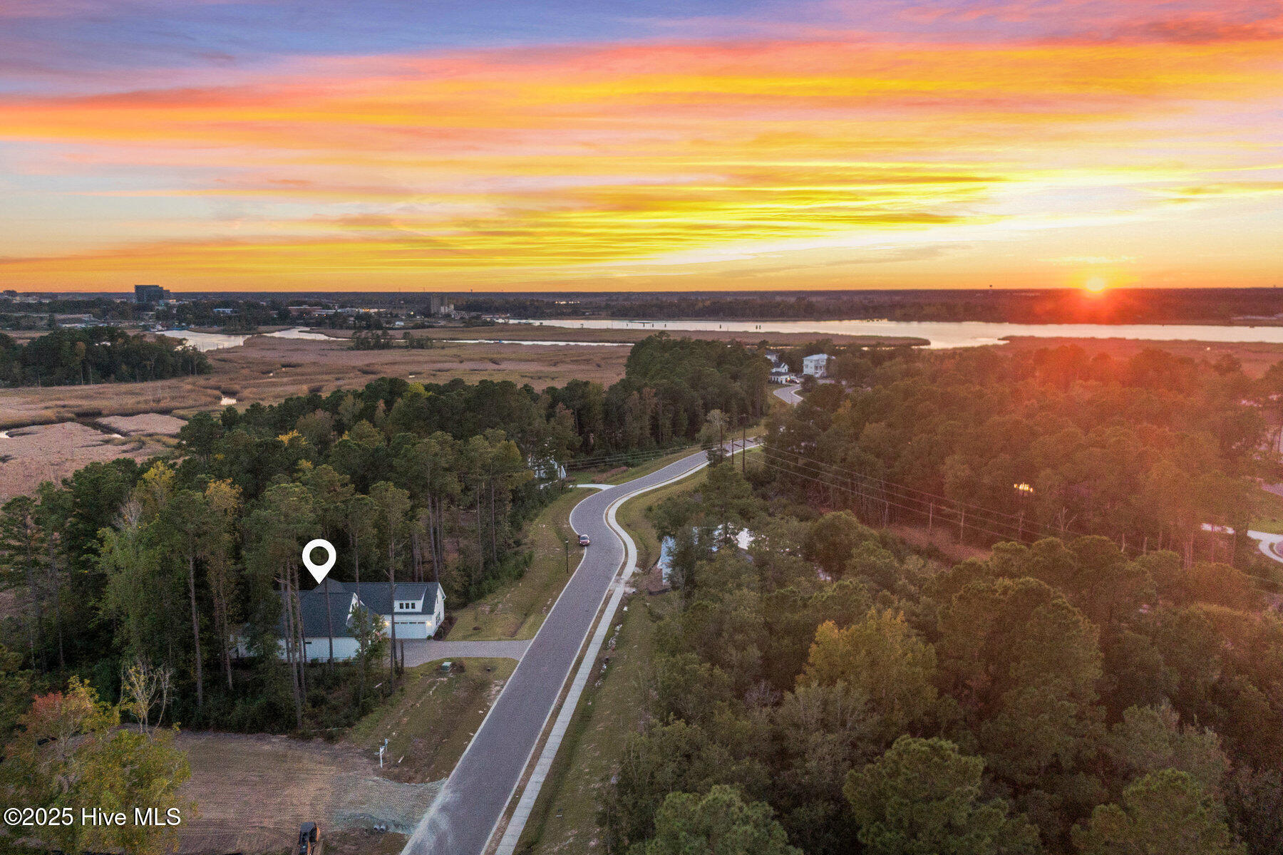 100537930 | Photo 78