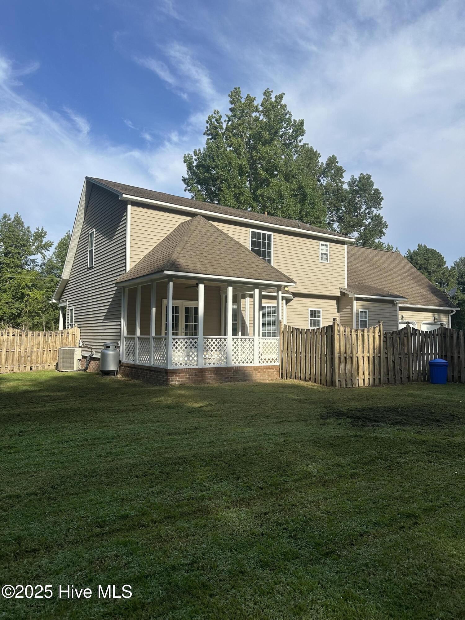 100524744 | Photo 47