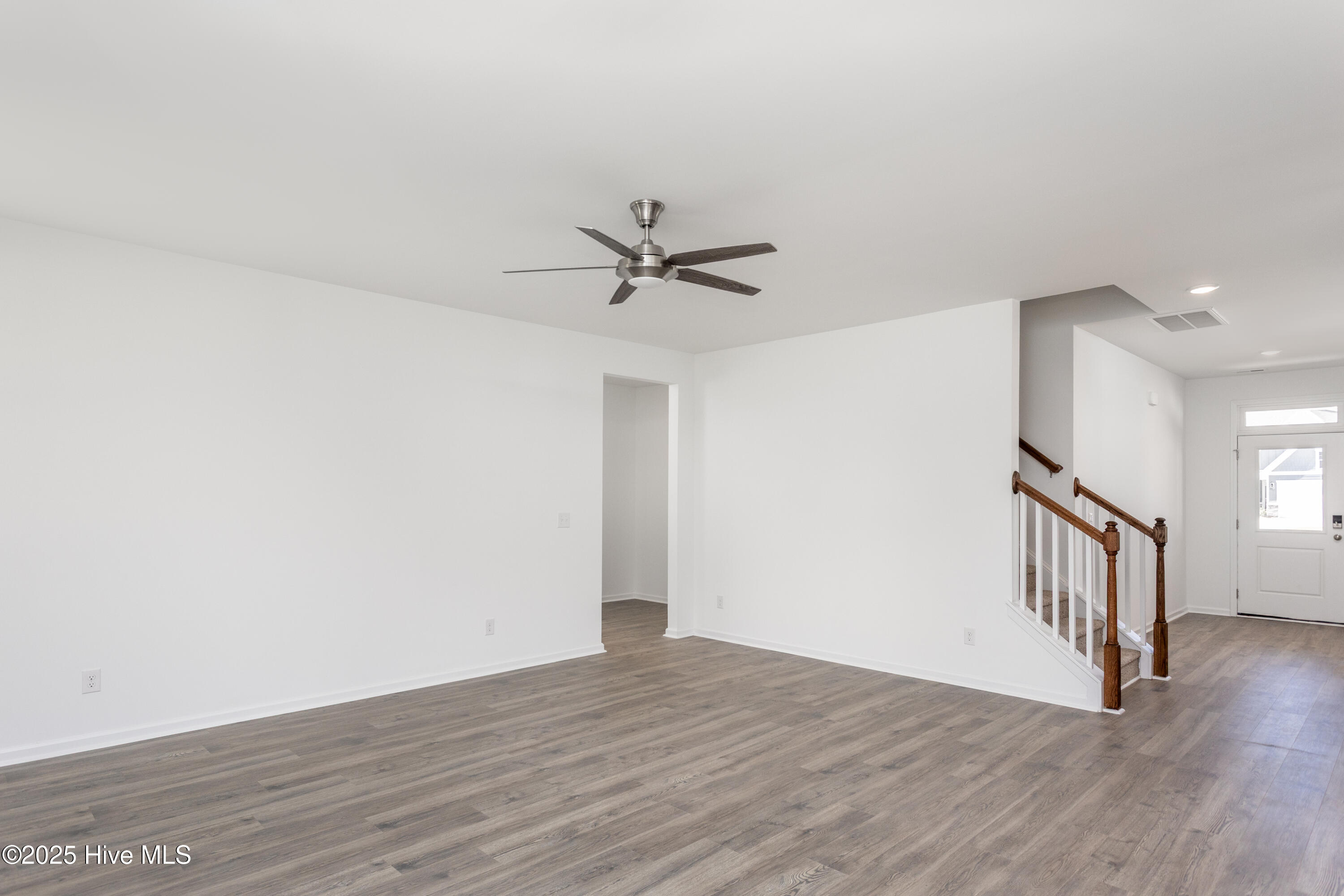 100507408 | Photo 11