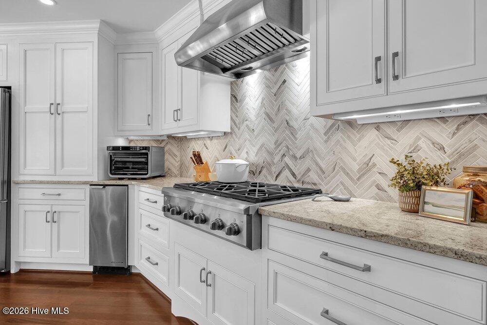 100559715 | Photo 14