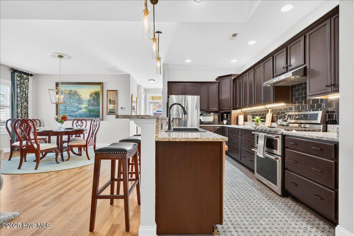 100541263 | Photo 10