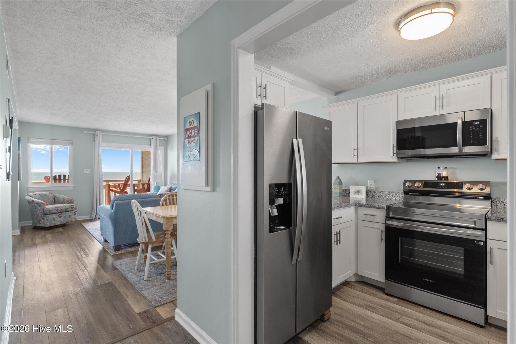 100564383 | Photo 17