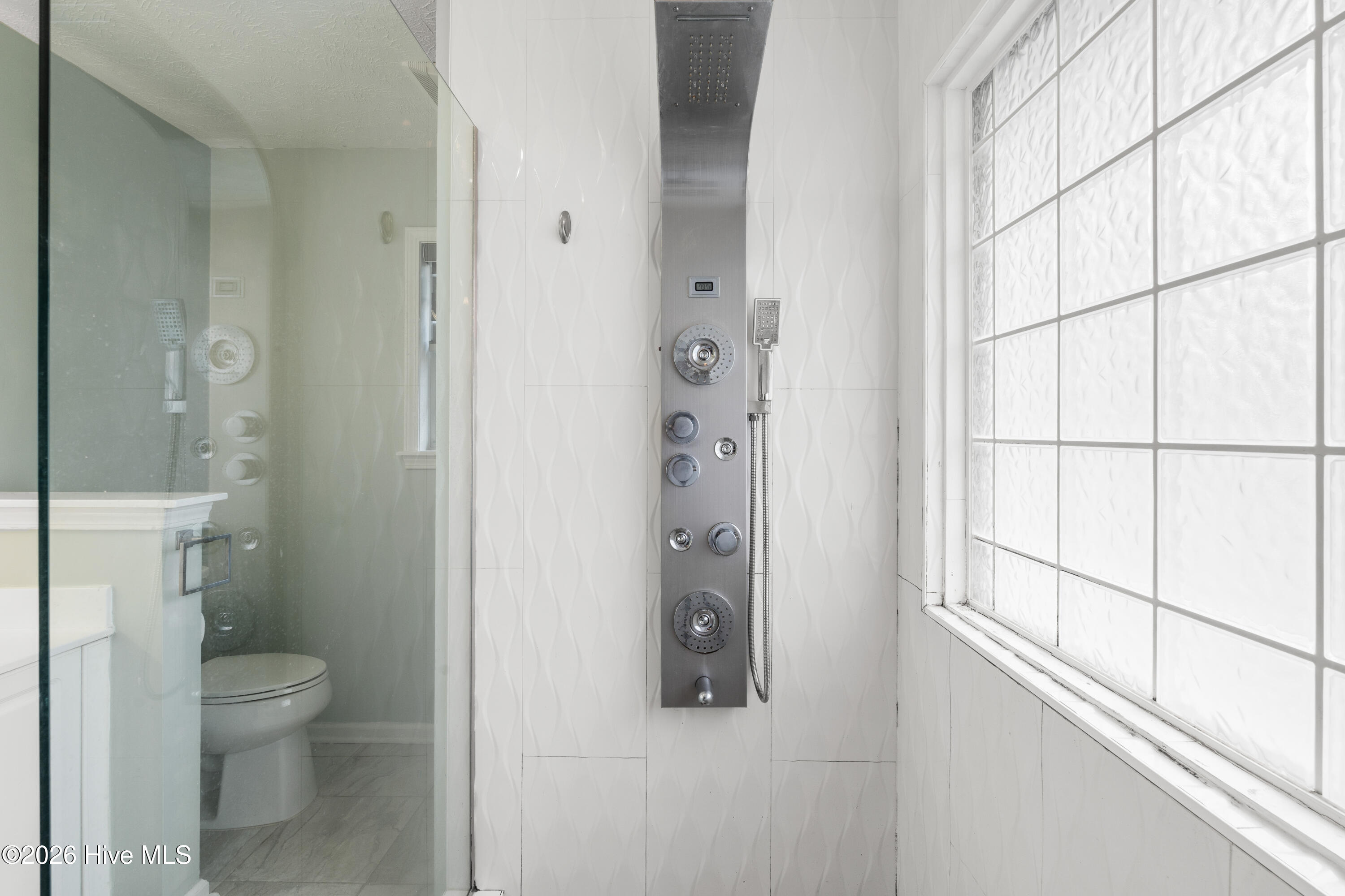 100562430 | Photo 28