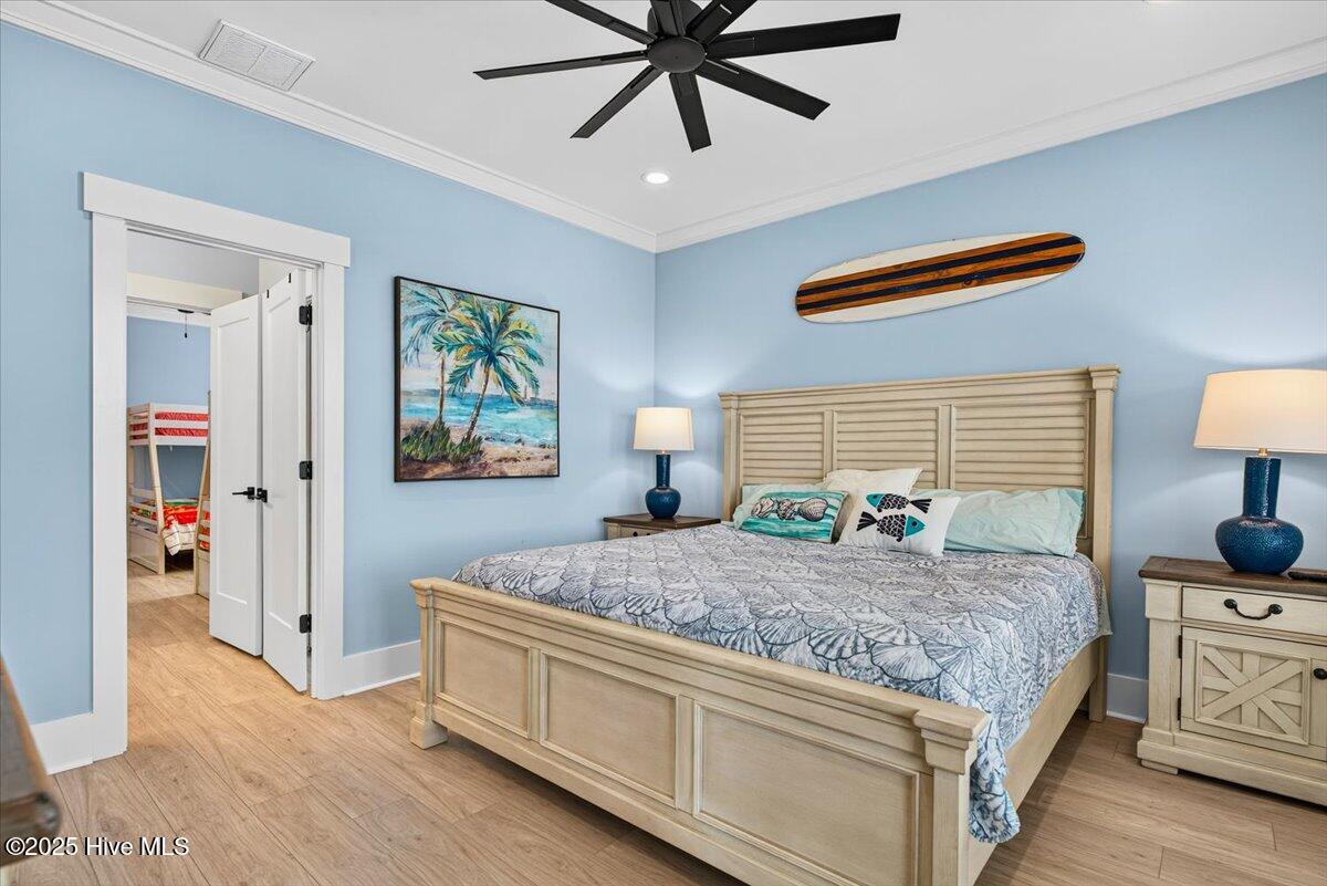 100527813 | Photo 26