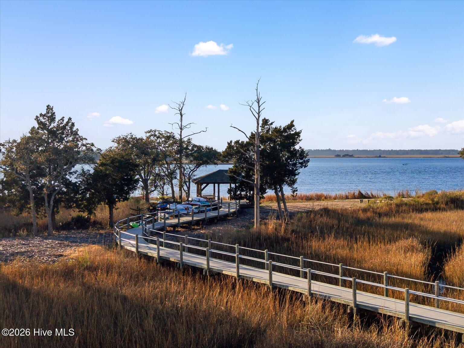 100548049 | Photo 50