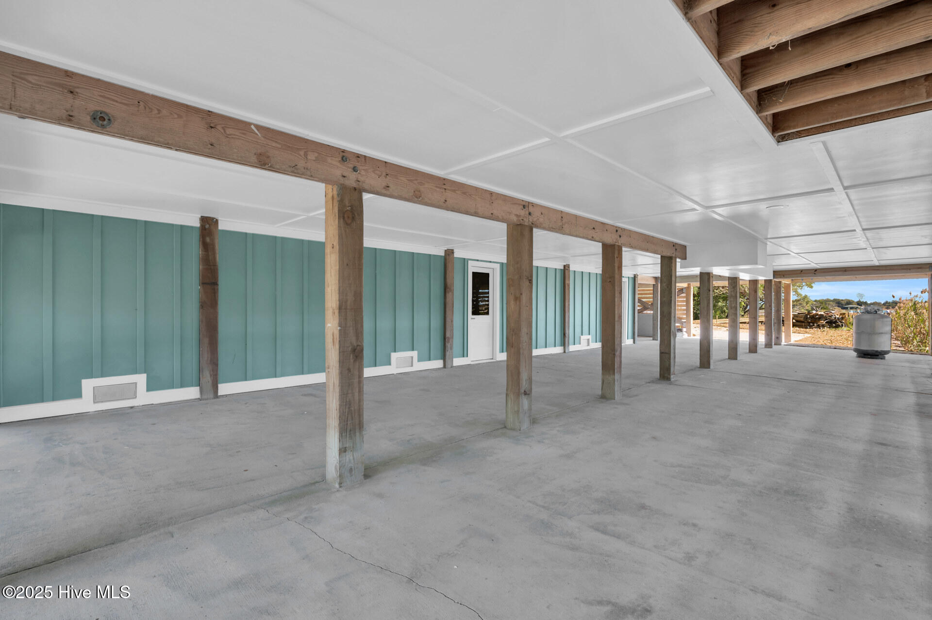 100540114 | Photo 50