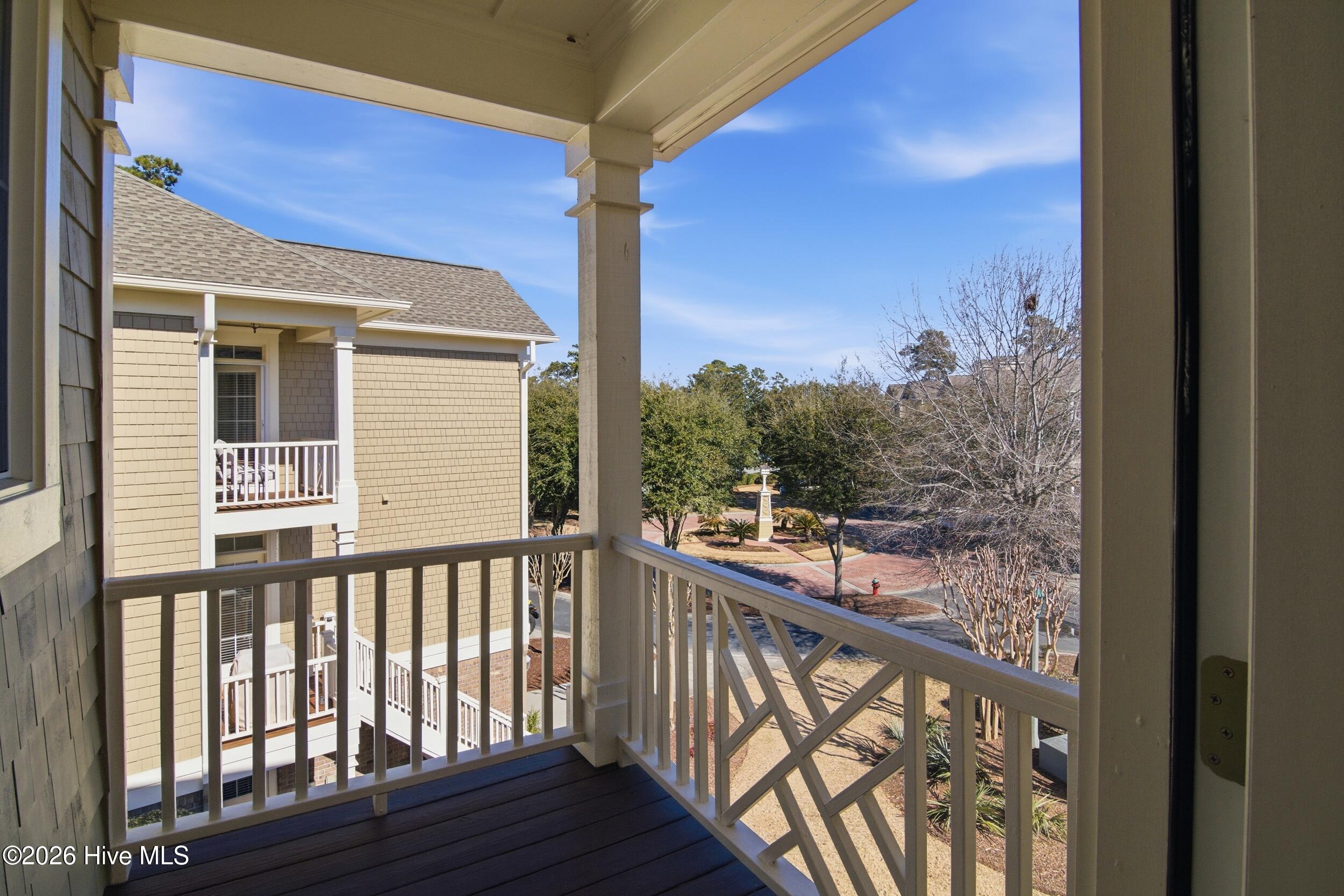 100547081 | Photo 73