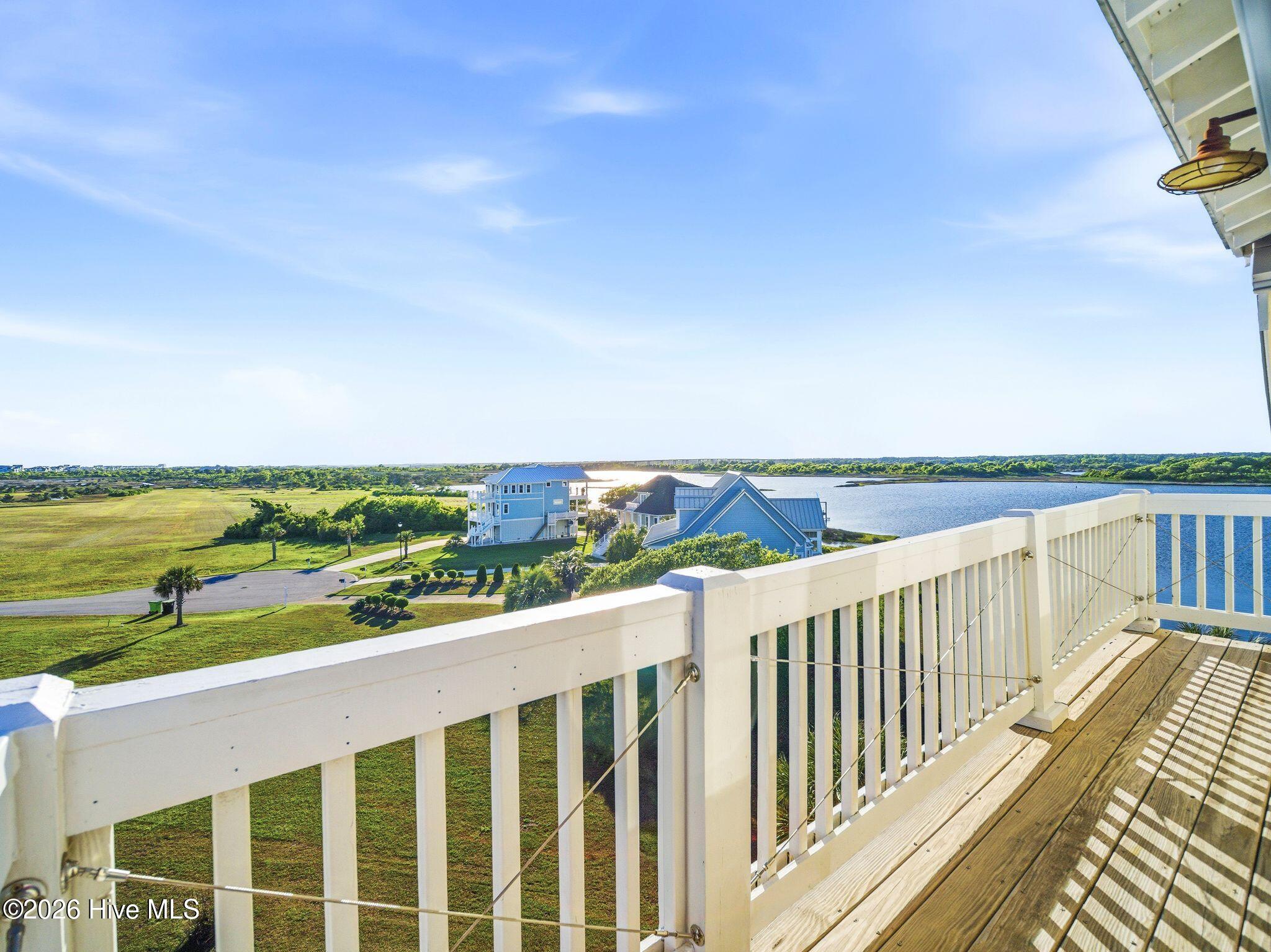 100569349 | Photo 80