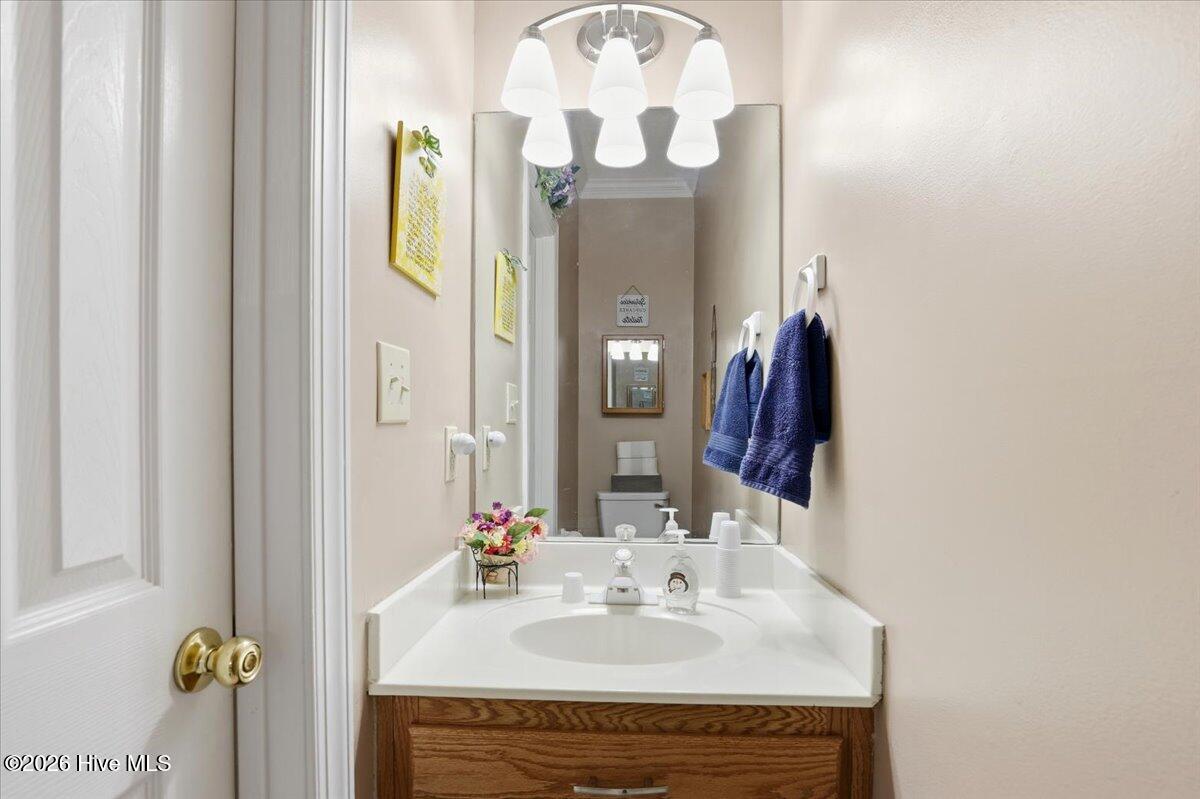 100550668 | Photo 16