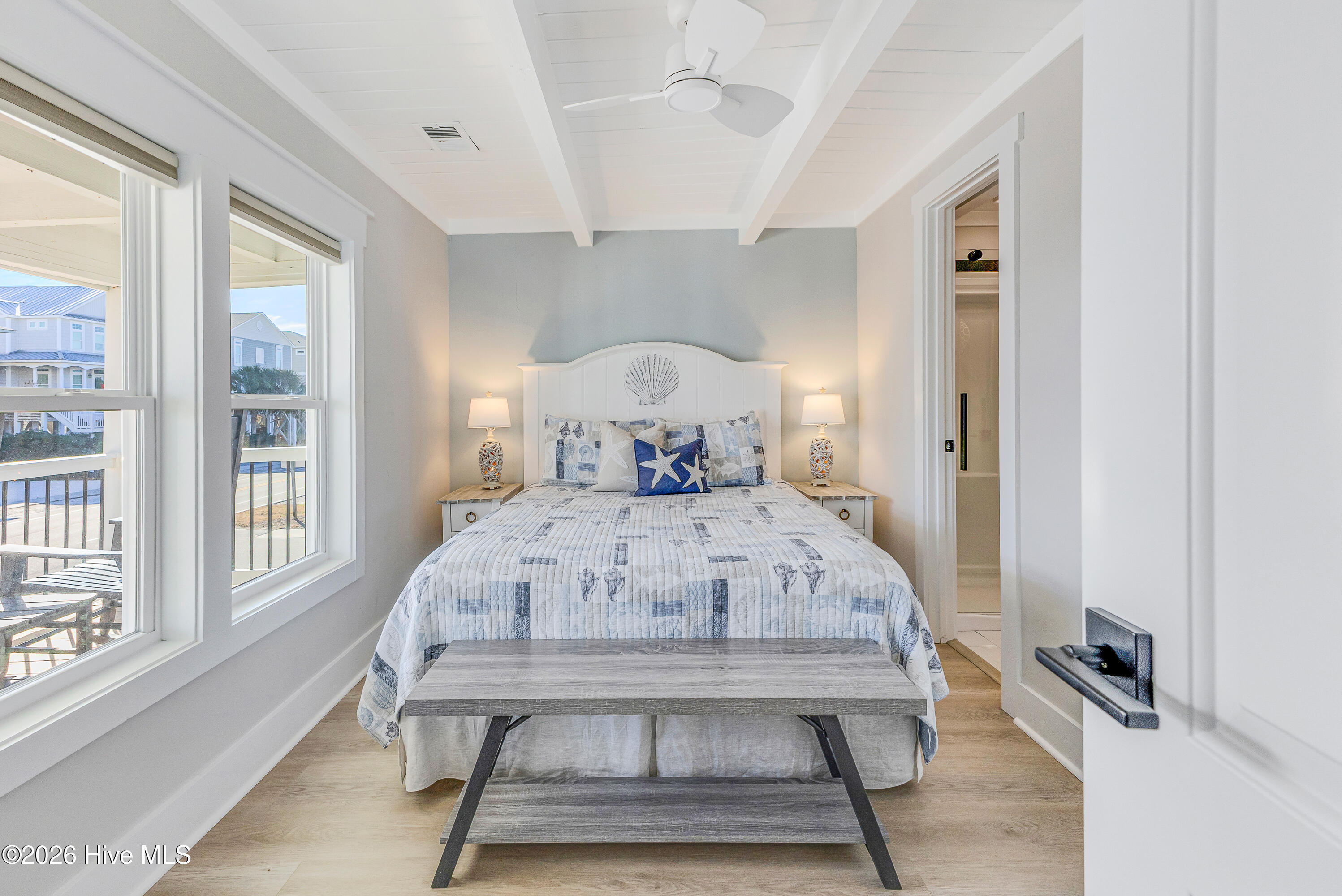 100547923 | Photo 15