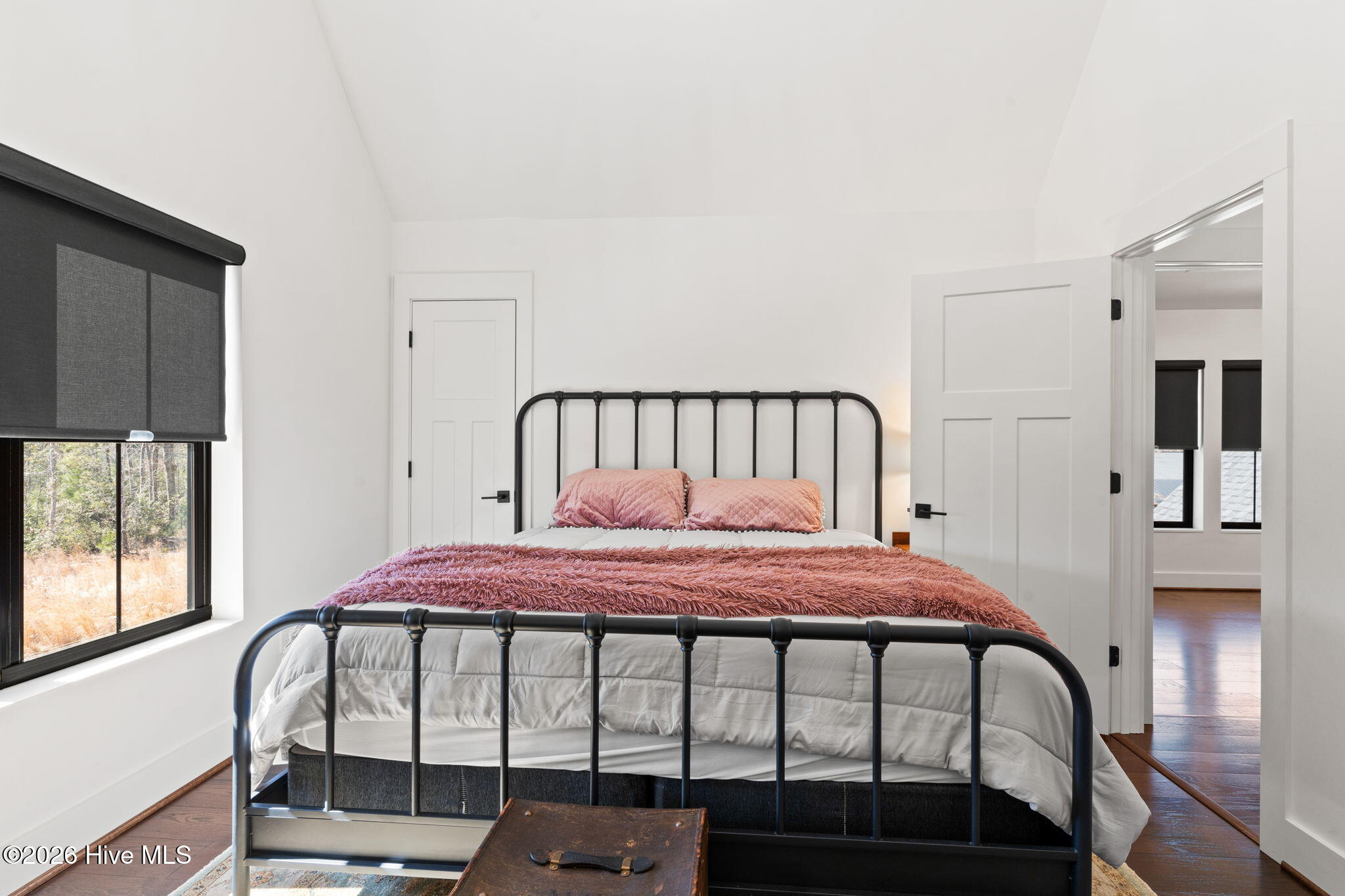 100554419 | Photo 39