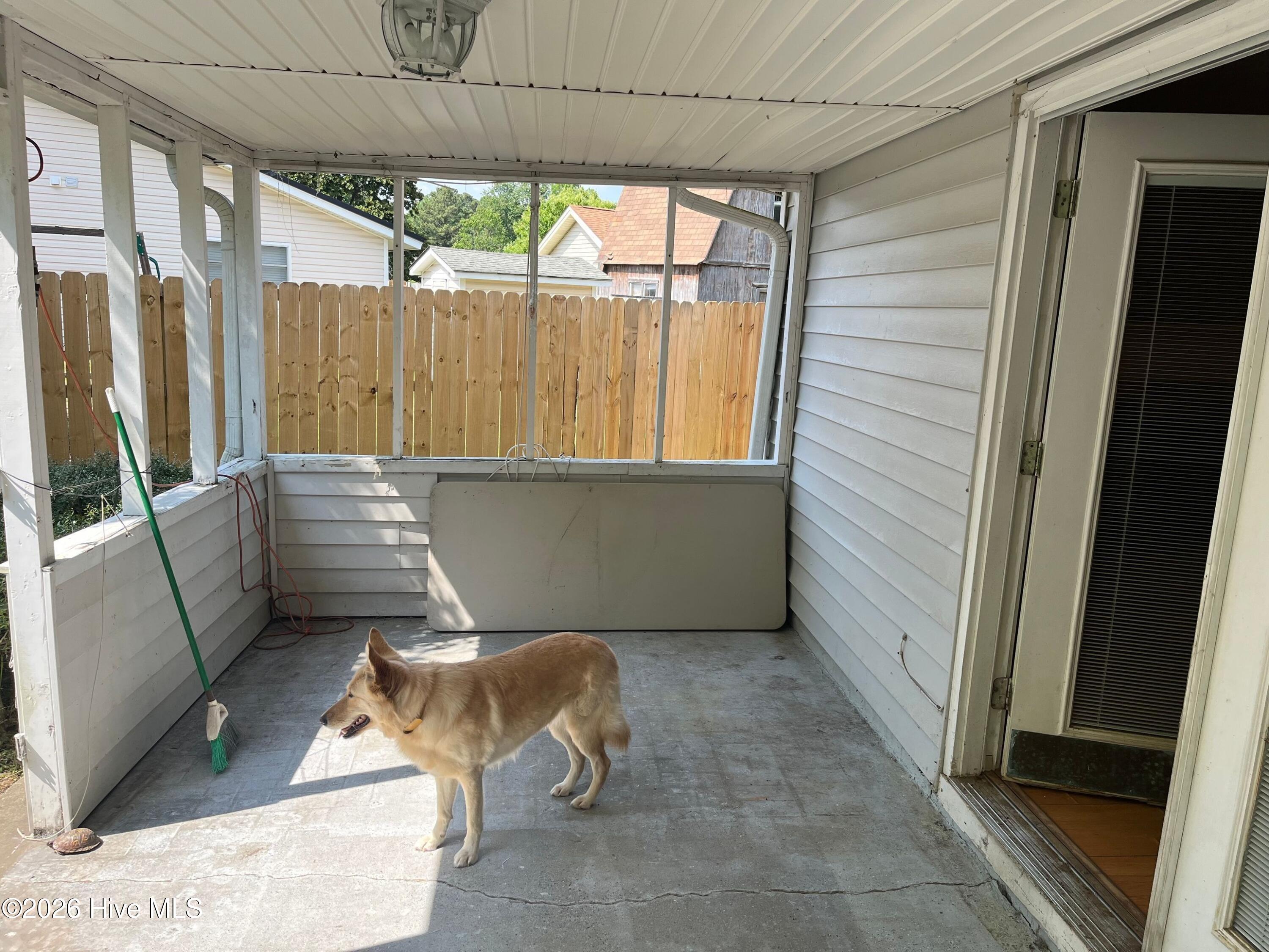 100569627 | Photo 26