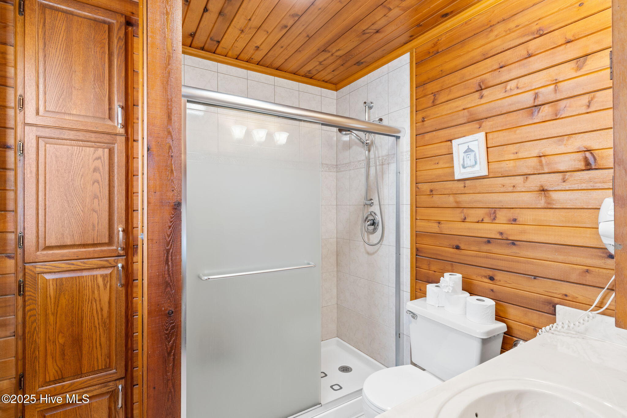 100511557 | Photo 25