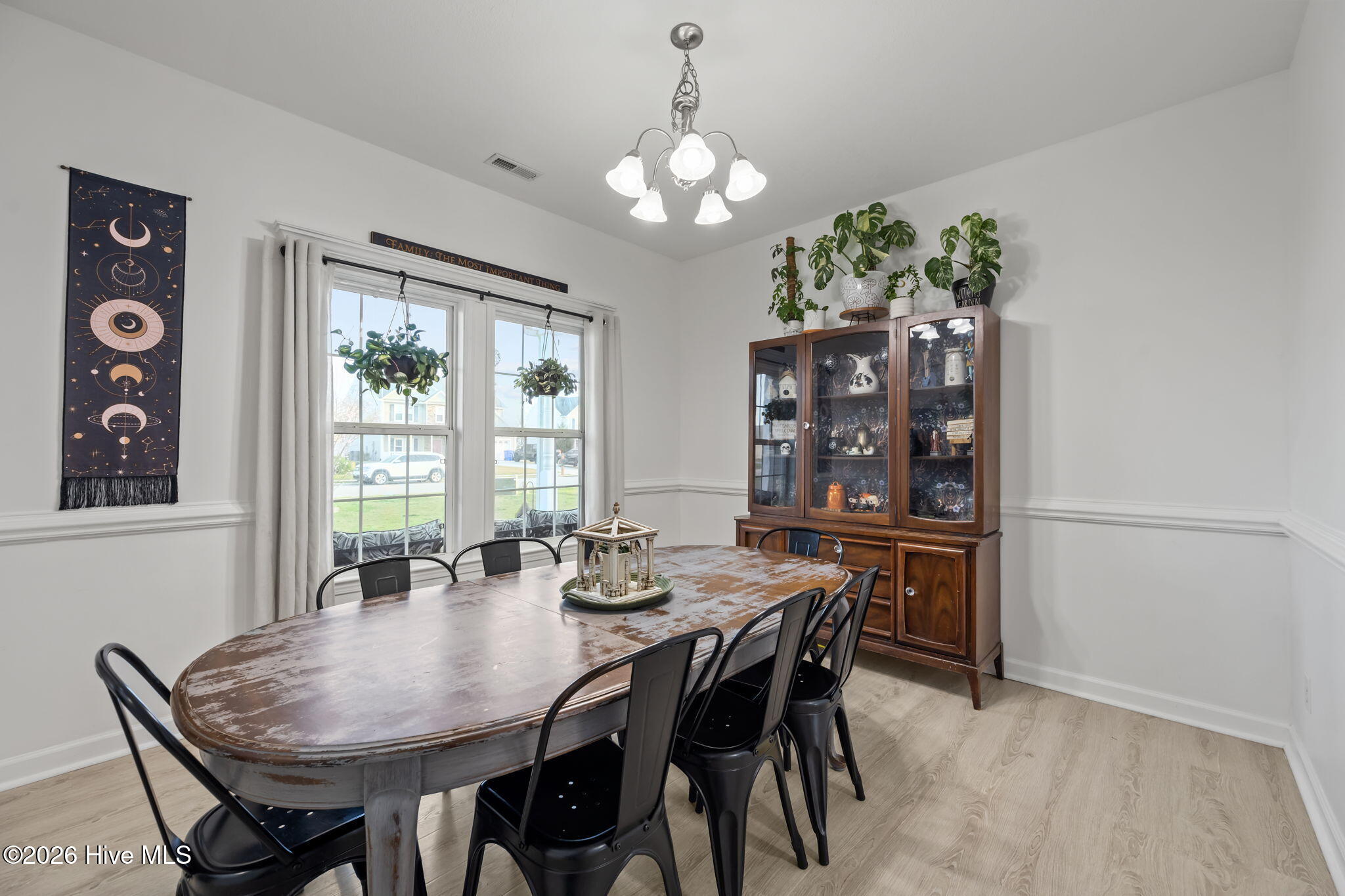 100560340 | Photo 10