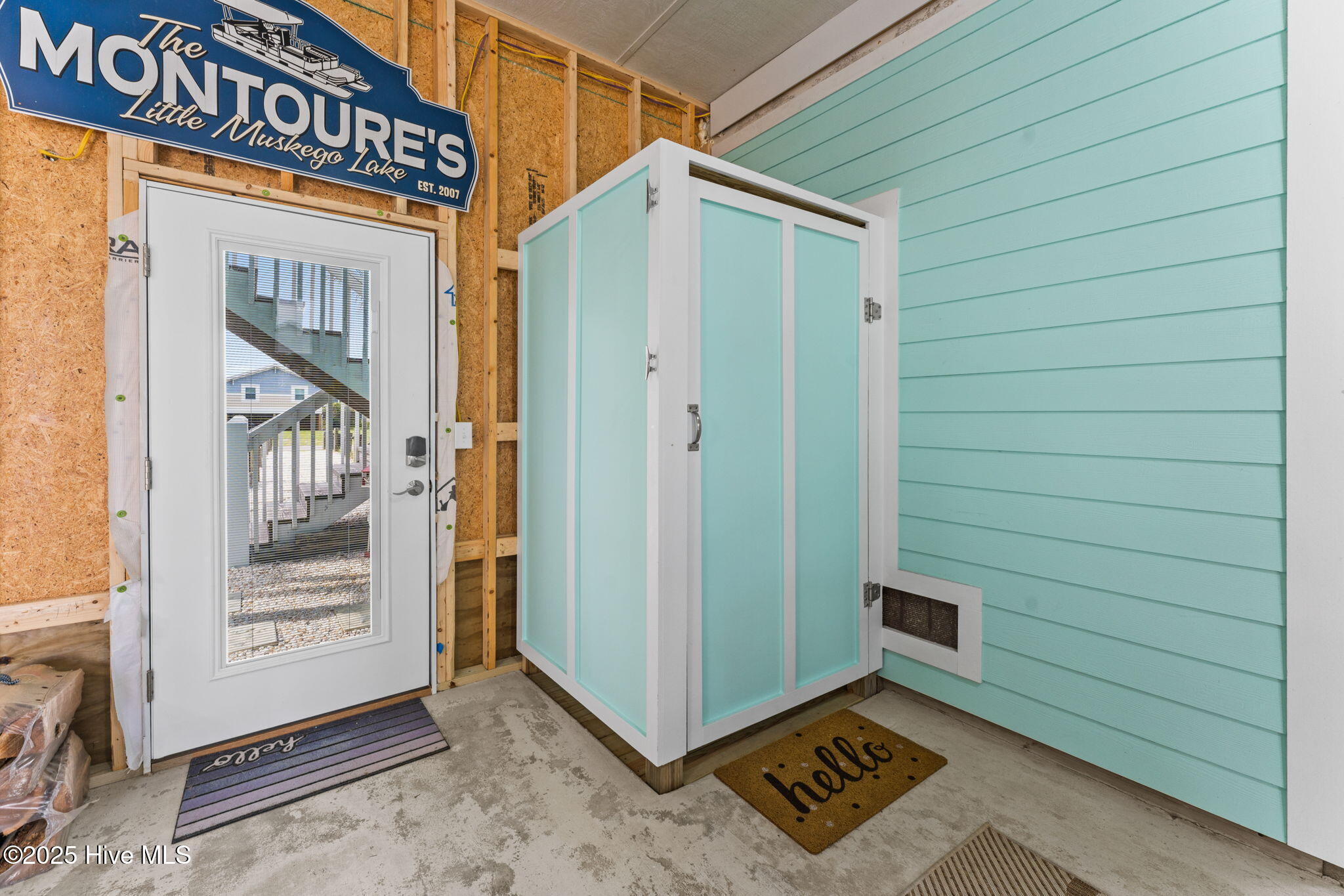 100527553 | Photo 64