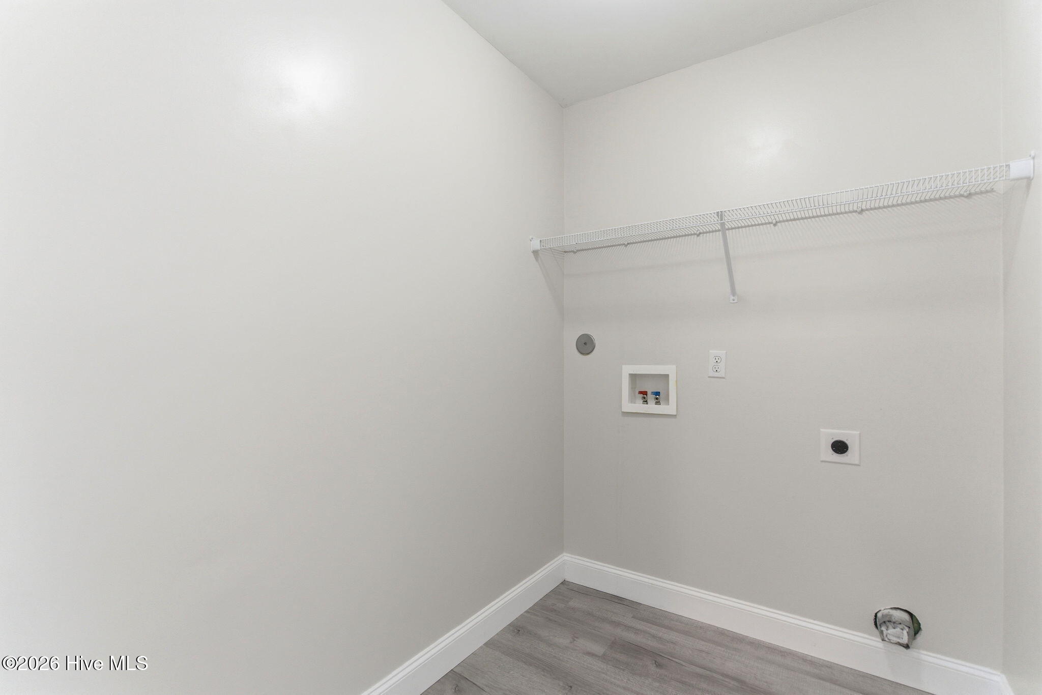 100570118 | Photo 31