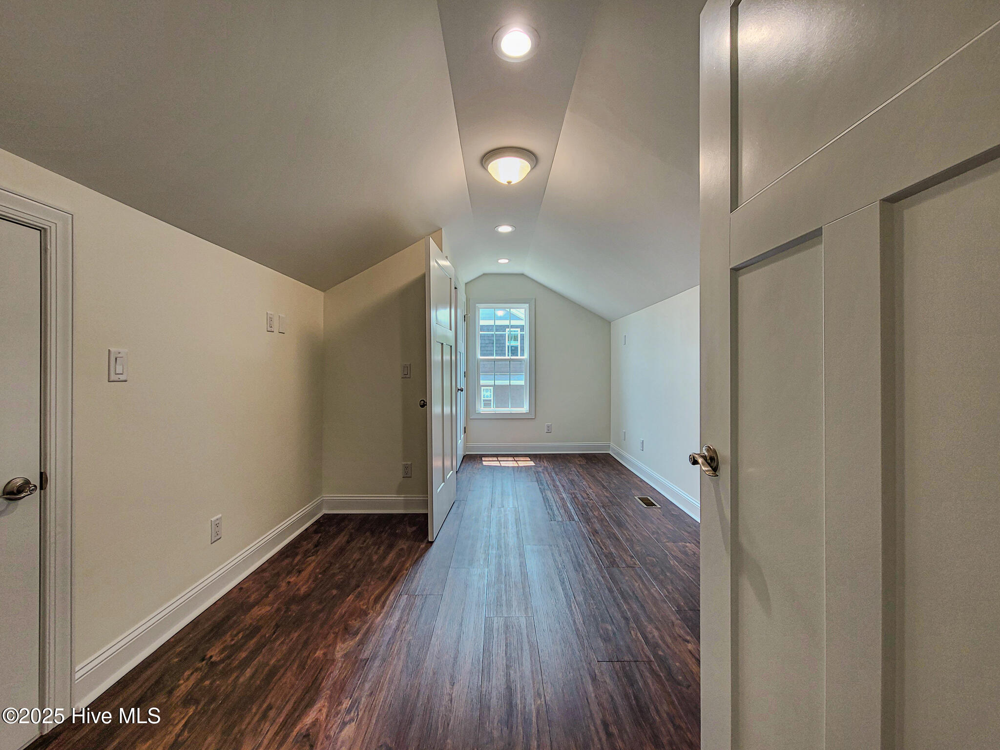 100511254 | Photo 20