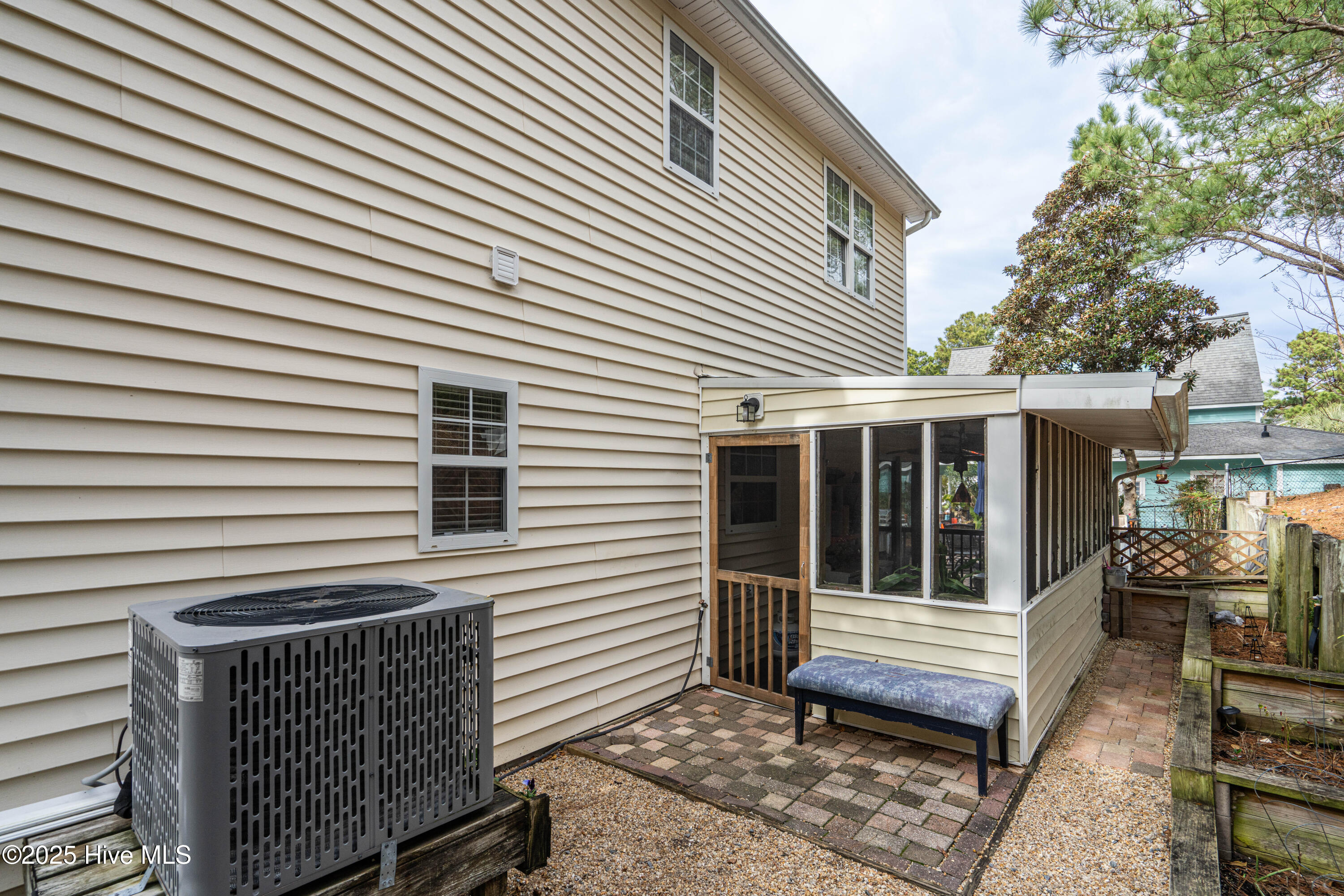 100546381 | Photo 27