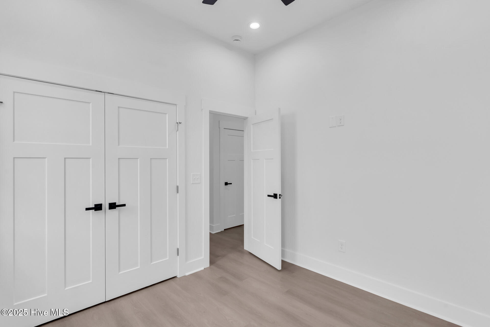 100534811 | Photo 41