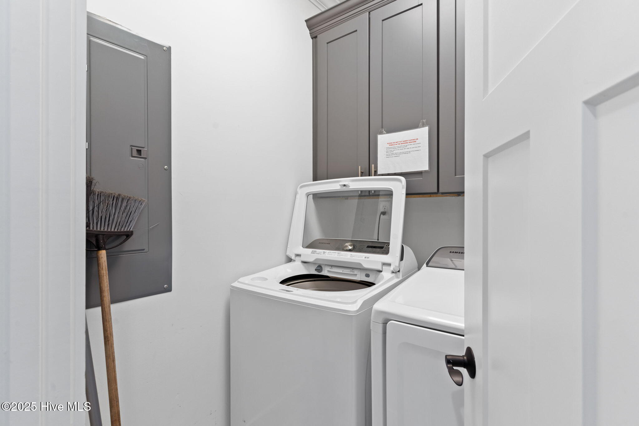 100486813 | Photo 27