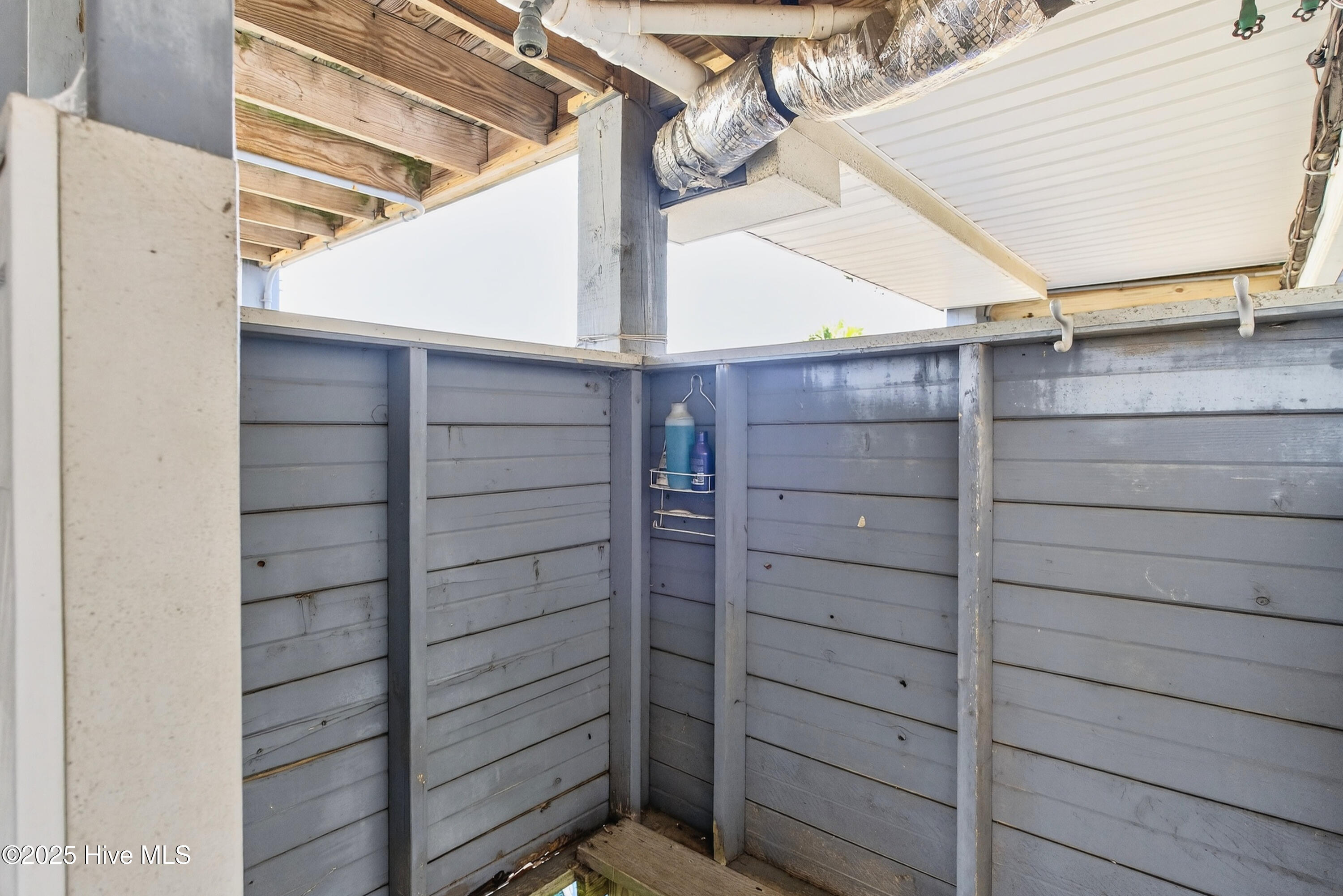 100535057 | Photo 30